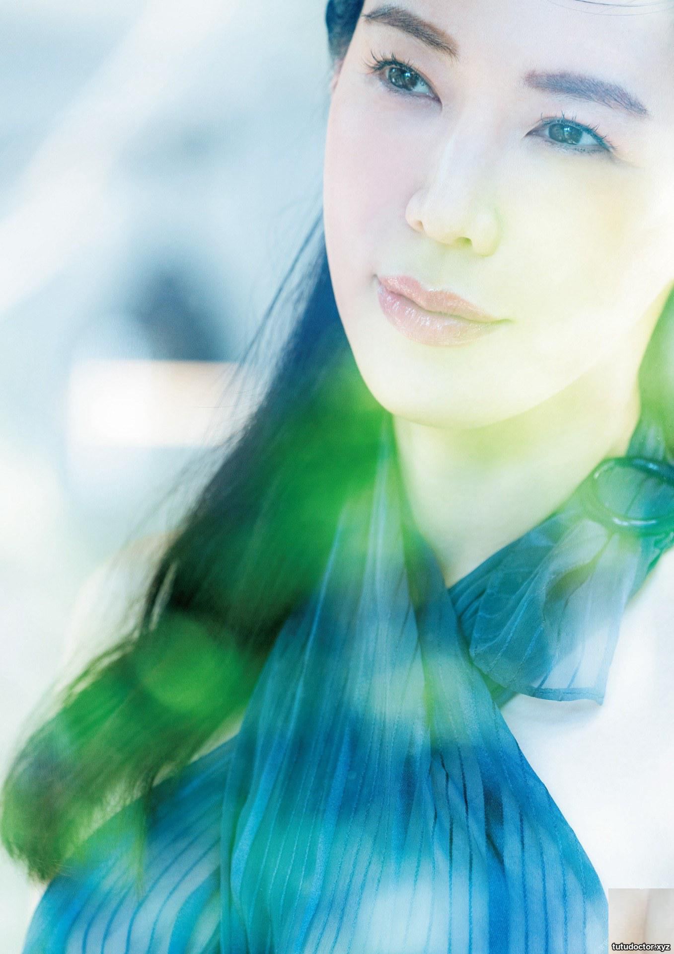 Kazuko Iwamoto photo collection Tawamure · photo 12 of 88
