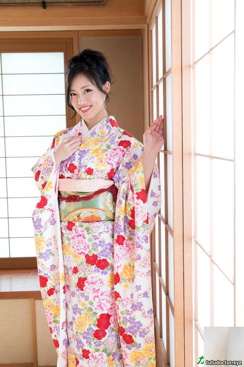 Chiaki Hidaka Chiaki Hidaka · photo 6 of 44