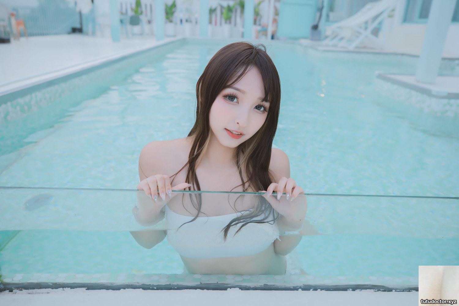 Kagakusaka Mafuyus Sexy Swimsuit 3 swimming pool exudes lily · photo 82 of 95