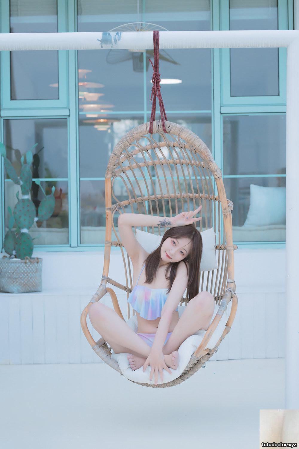 Kagakusaka Mafuyus Sexy Swimsuit 3 swimming pool exudes lily · photo 90 of 95