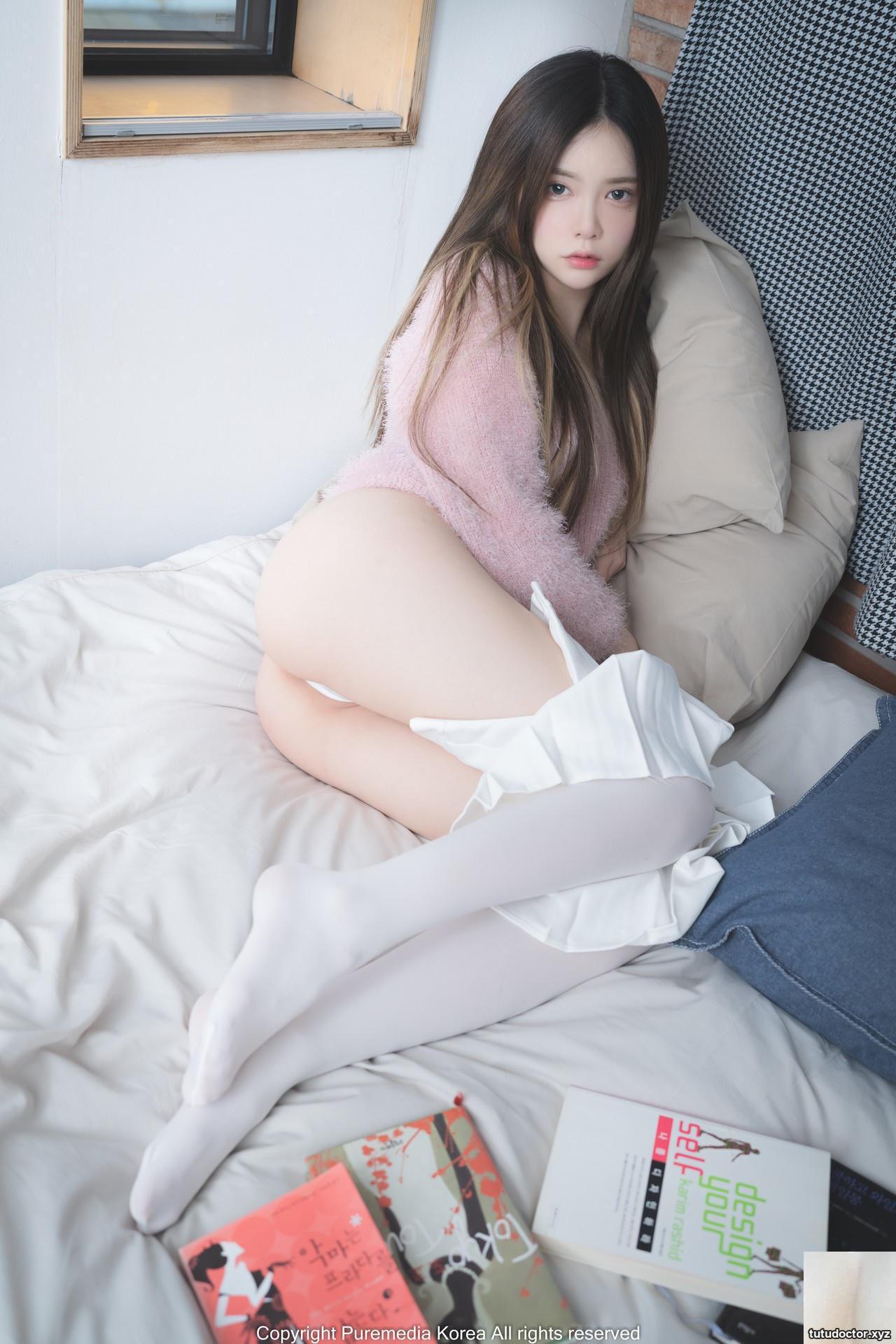 Korean pretty girl with big watery eyes + slender legs and a · photo 46 of 53