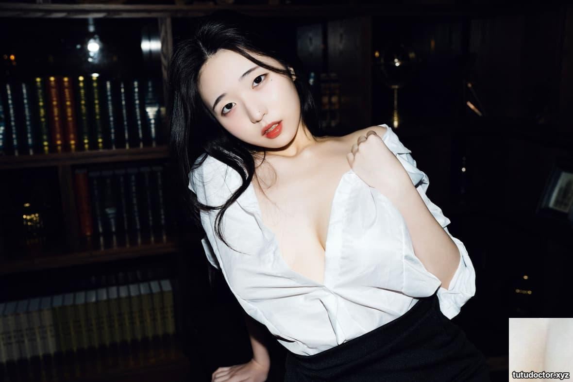 Yeon Woo-04 · photo 22 of 74