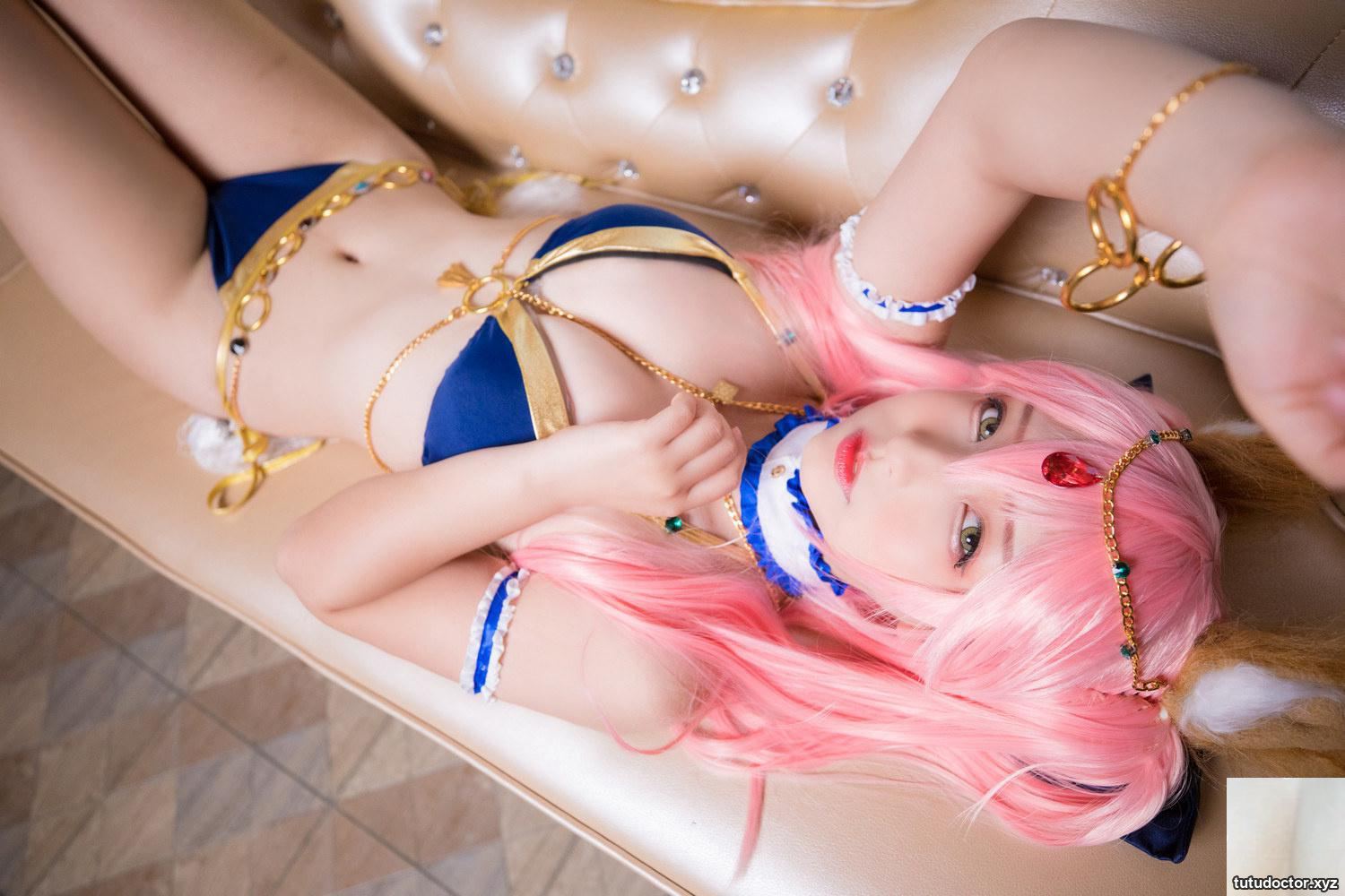 Kanamezaka Mafuyus FGO-Tamamozen 4 lying flat on the sofa is so · photo 37 of 56