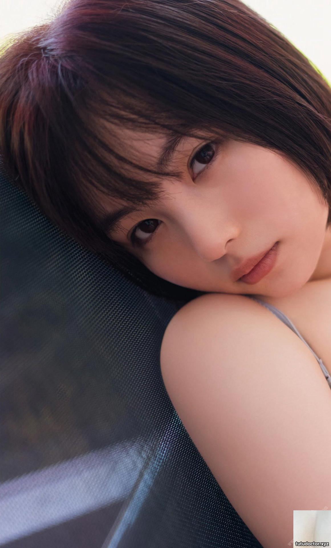 Her face and face are so cute that it makes you want to take · photo 20 of 25