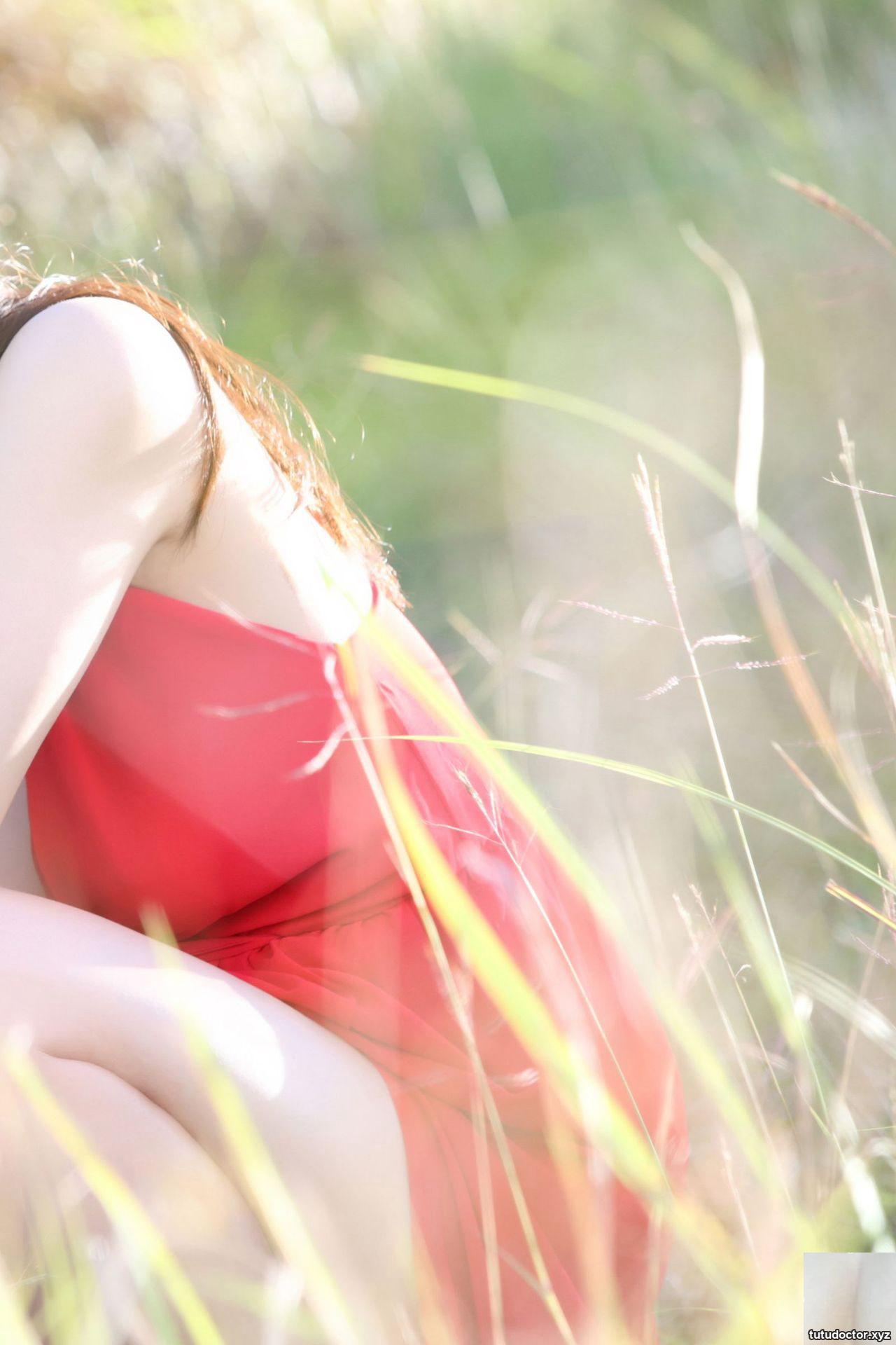 Chiei Hiratsukas first photo collection Birth · photo 25 of 88