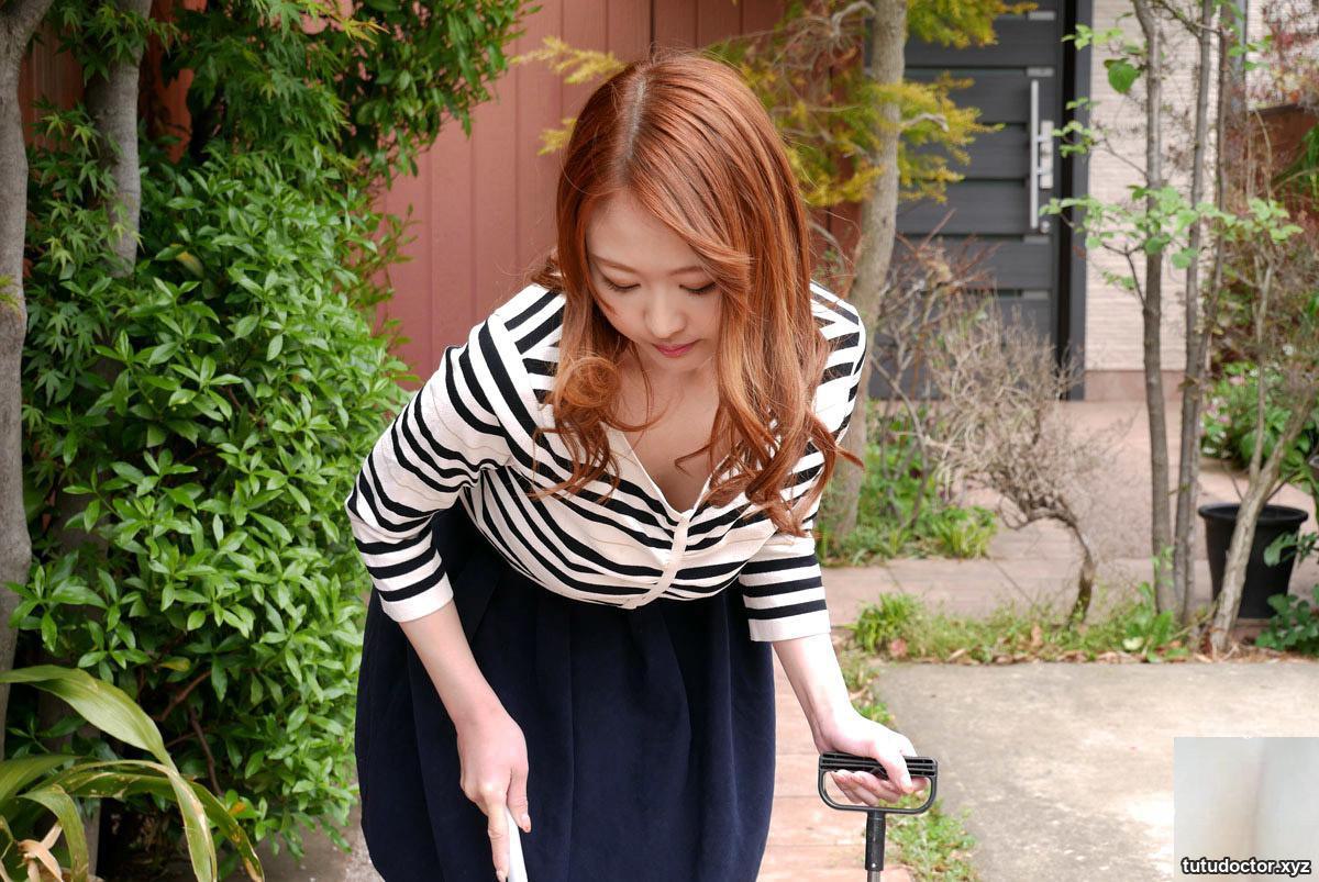 Creampie on the lonely neighbor next door · photo 13 of 50