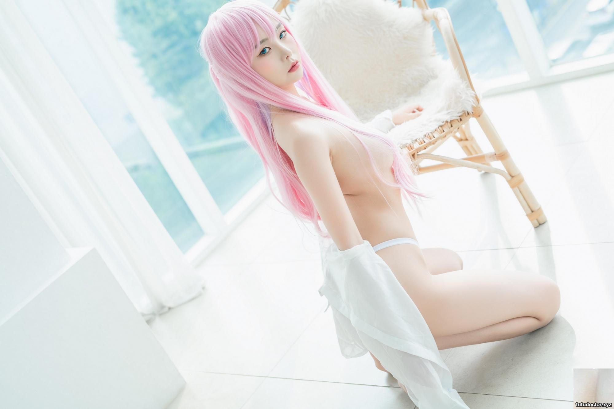 Yuna Red Bunny Girl + White Shirt plump ass and full of lust · photo 27 of 40