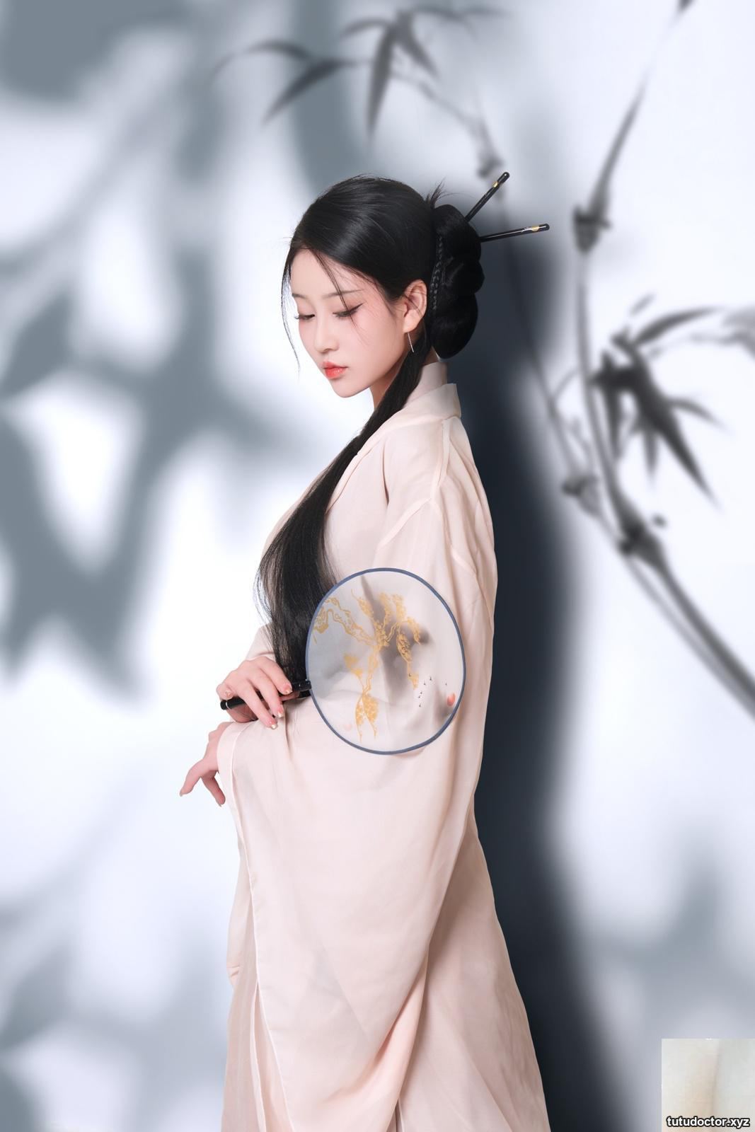 Nnian Spring Day + Green Silk · photo 36 of 50