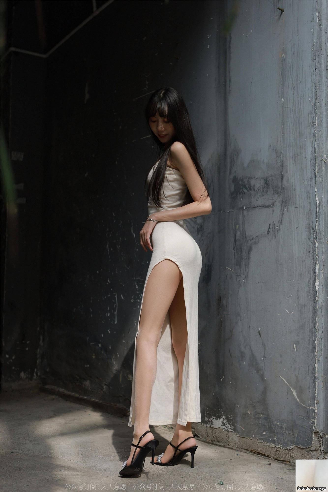 Si Xiangjia Tuan High Cross and Long Legs · photo 34 of 85