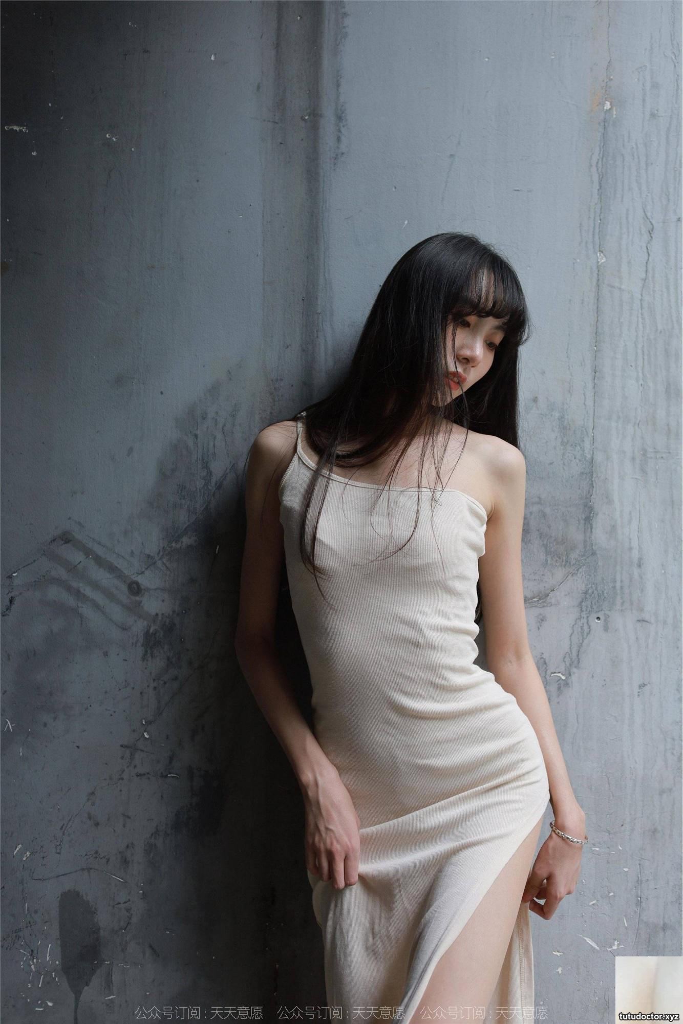 Si Xiangjia Tuan High Cross and Long Legs · photo 36 of 85