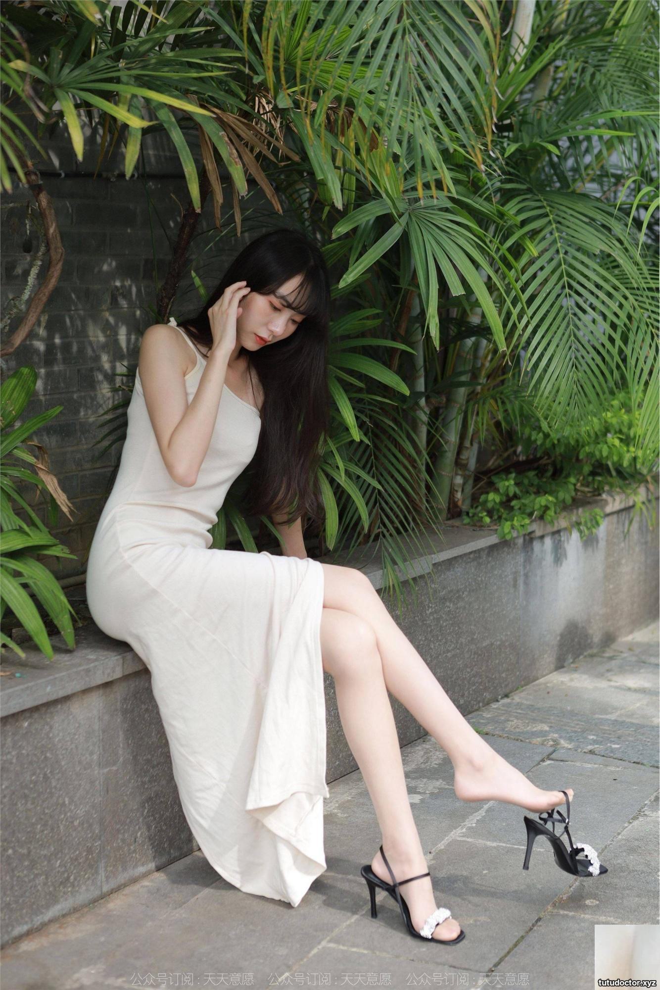 Si Xiangjia Tuan High Cross and Long Legs · photo 51 of 85