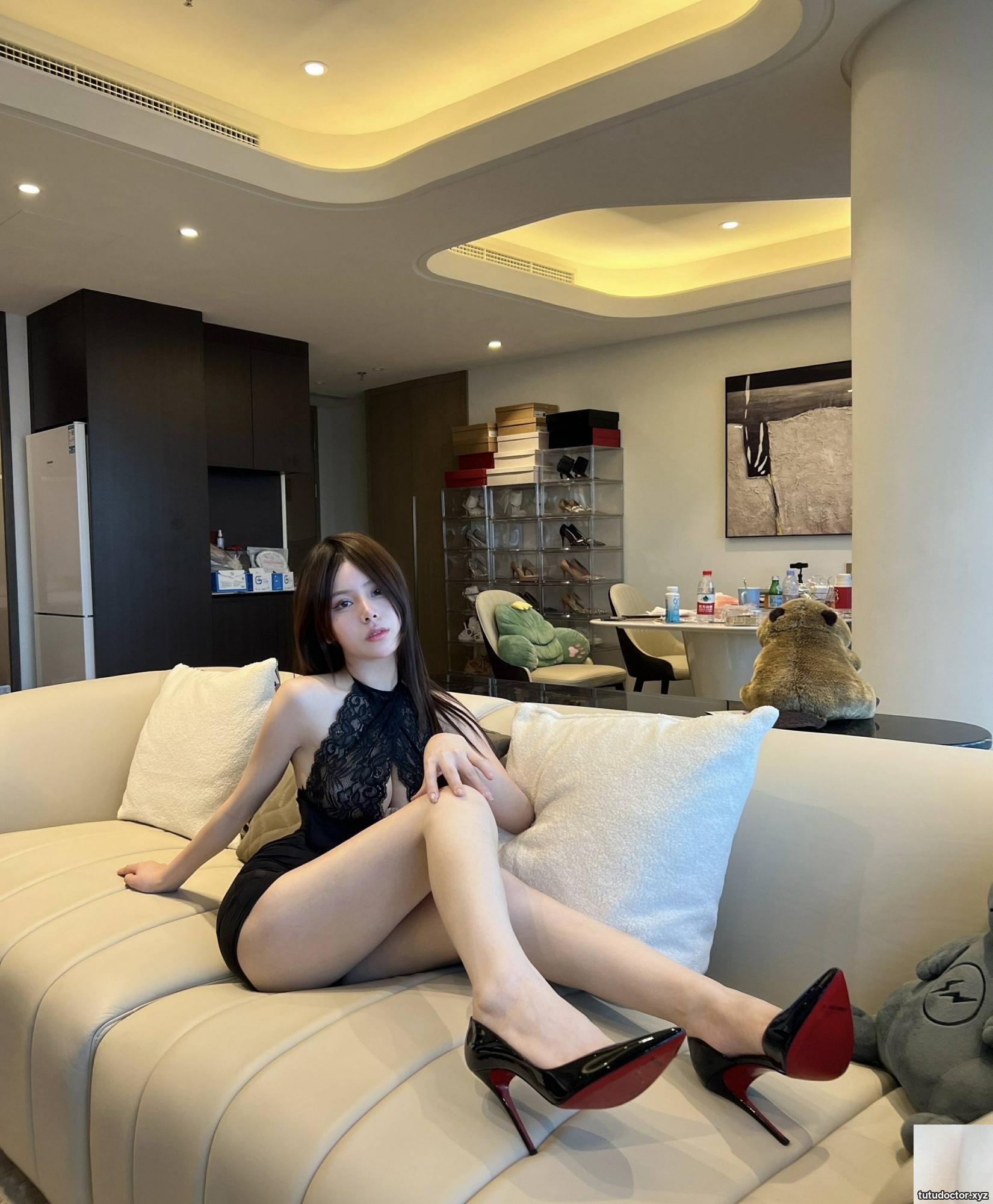 Welfare Girl Running Jingluoers Red Butterfly VIP Exclusive · photo 37 of 86
