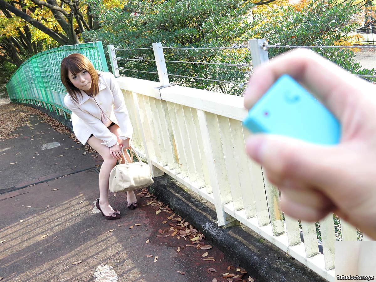 Girlfriend is traveling with a vibrator · photo 25 of 83