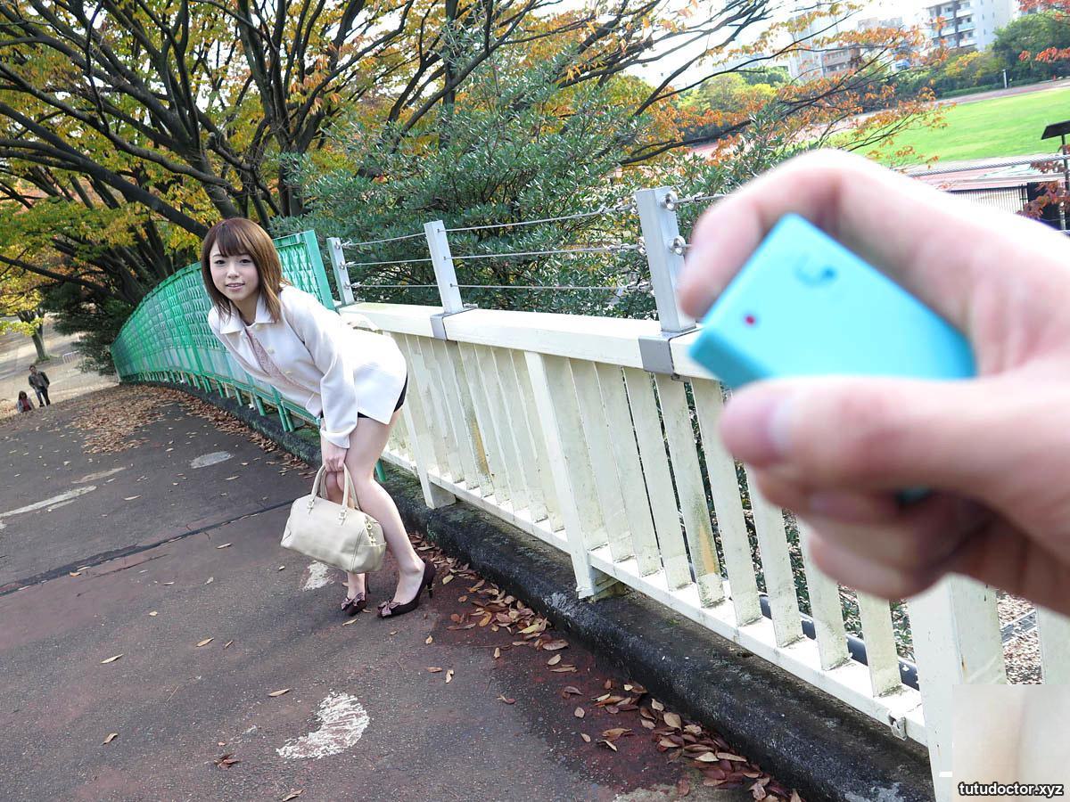 Girlfriend is traveling with a vibrator · photo 27 of 83