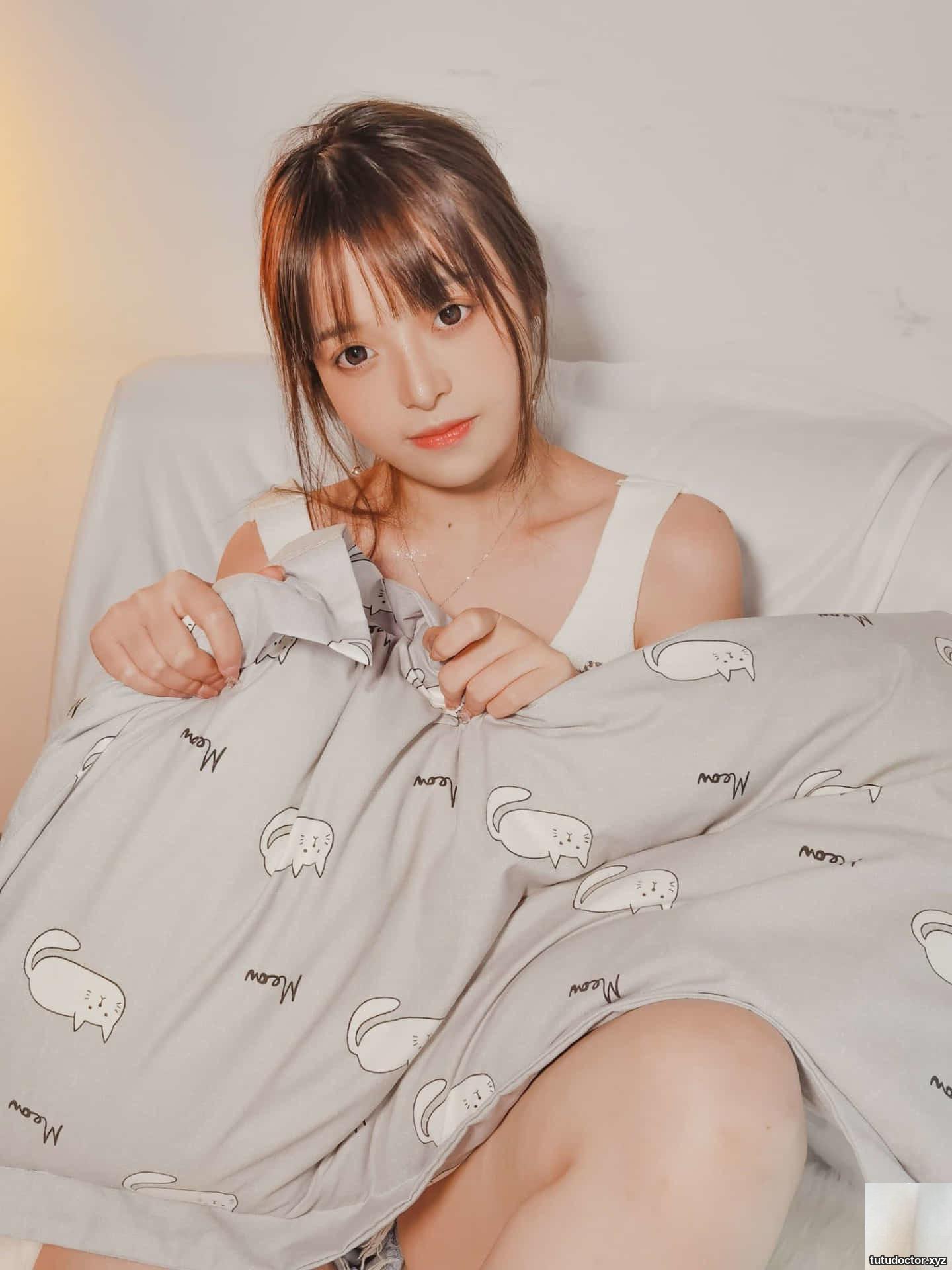 Cute girl with big eyes-Strawberry-flavored Nana Rabbit · photo 50 of 54
