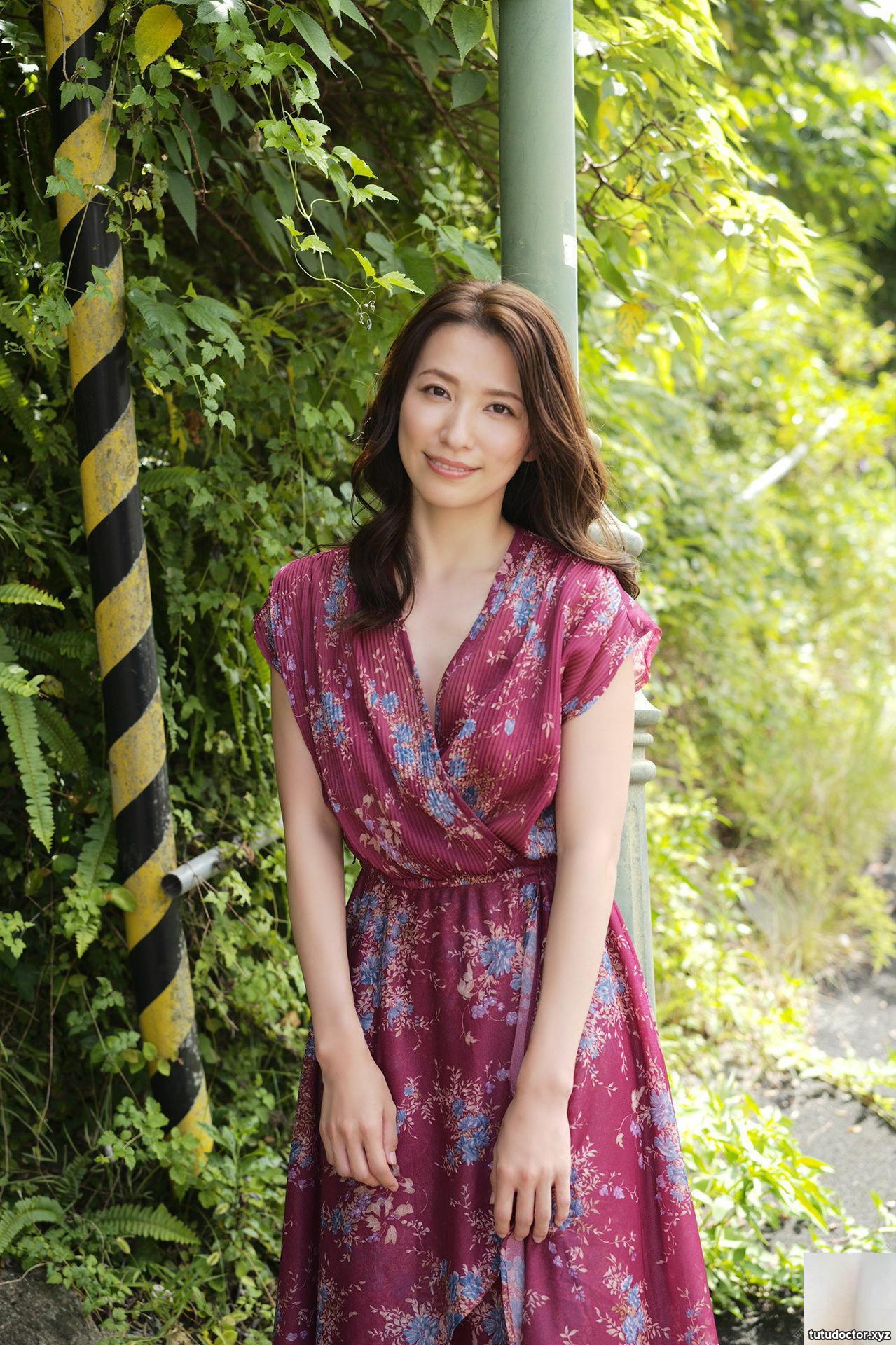Yumi Asahina – Ryukyu pleasure Ryukyu pleasure · photo 15 of 86