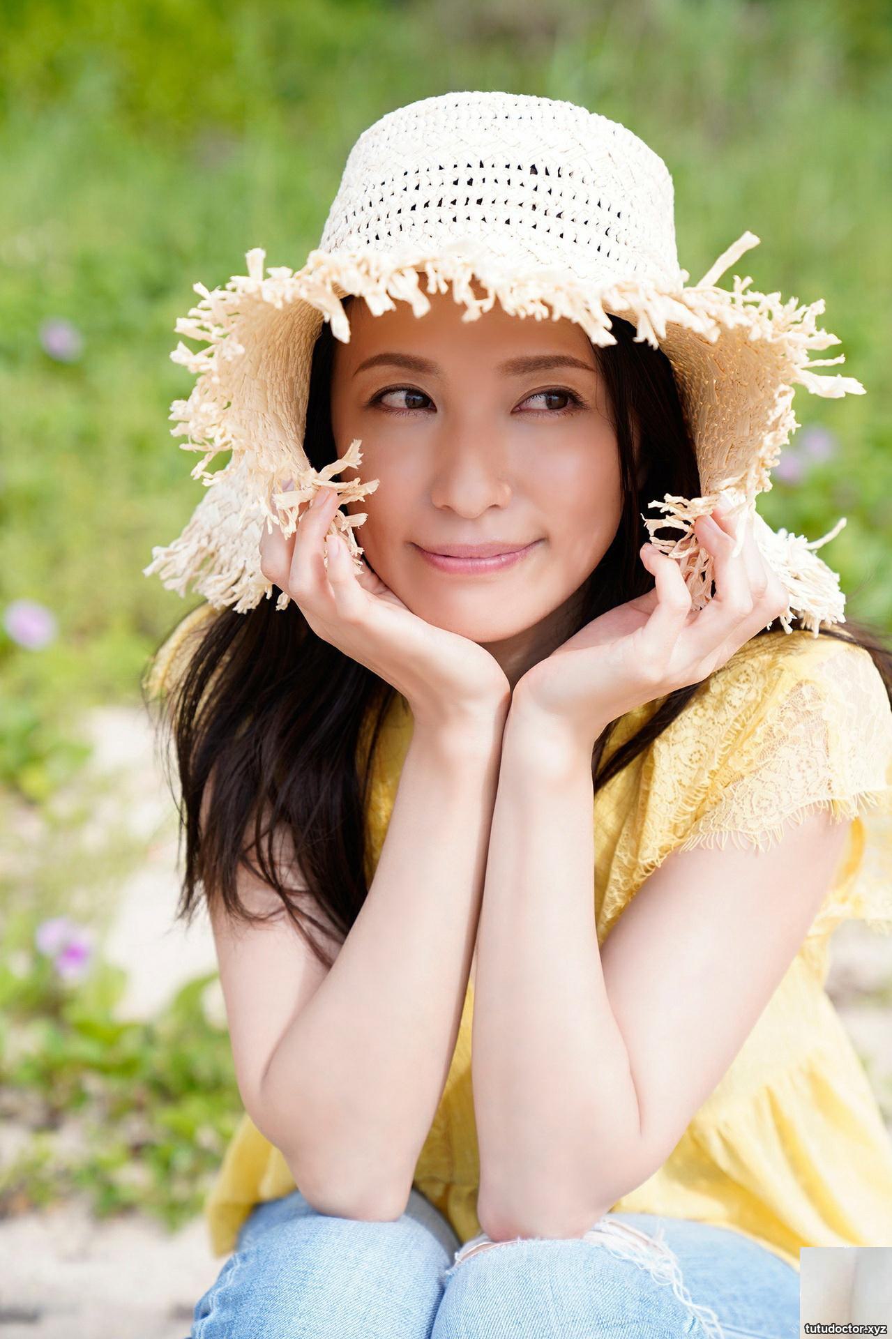 Yumi Asahina – Ryukyu pleasure Ryukyu pleasure · photo 37 of 86