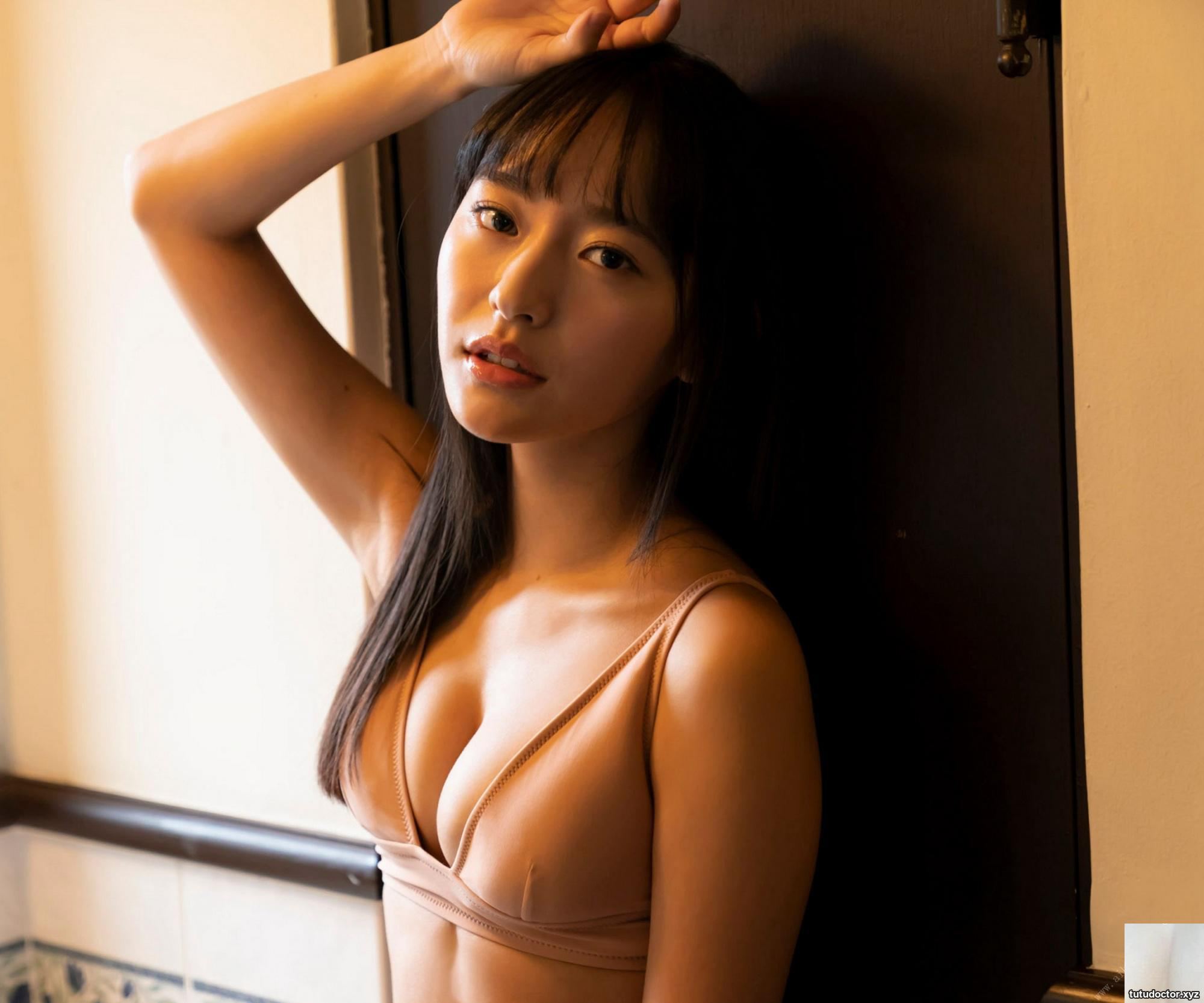 Kanami Takasaki photo collection Fall out and charm me · photo 43 of 49