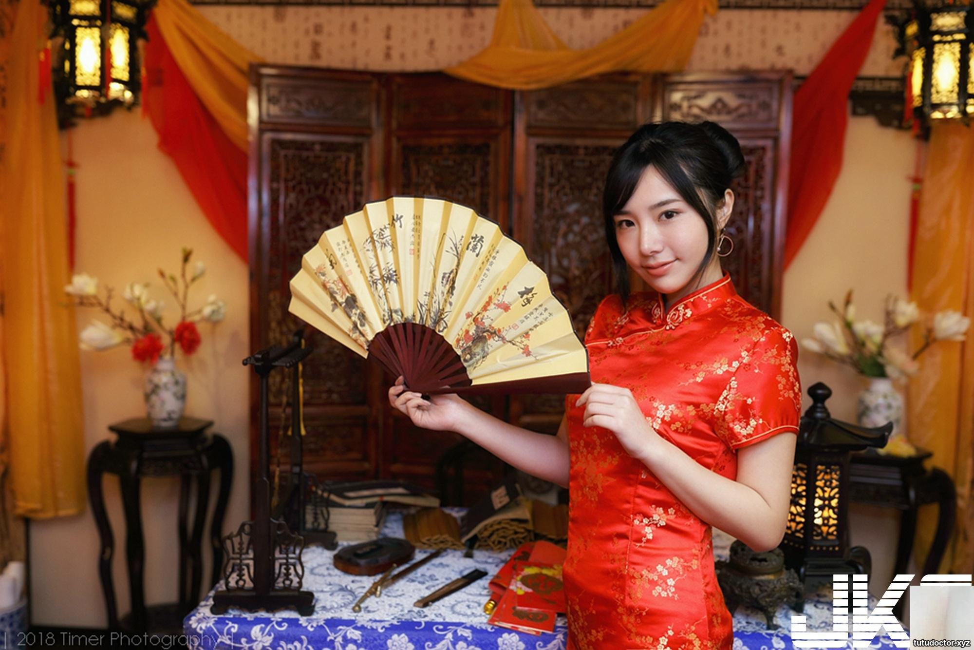Taiwanese beauty Zora congratulates on the New Year fashion studio shoot (72P)