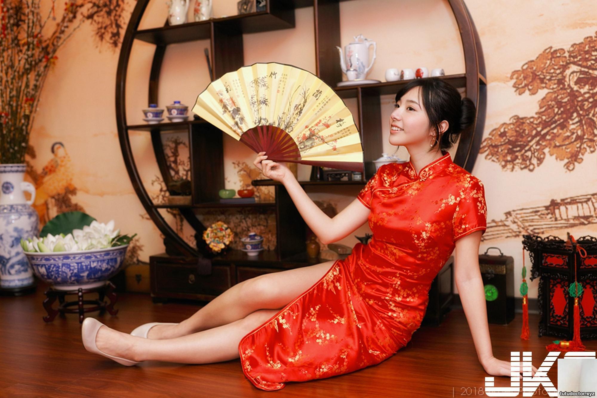 Taiwanese beauty Zora congratulates on the New Year fashion · photo 27 of 72
