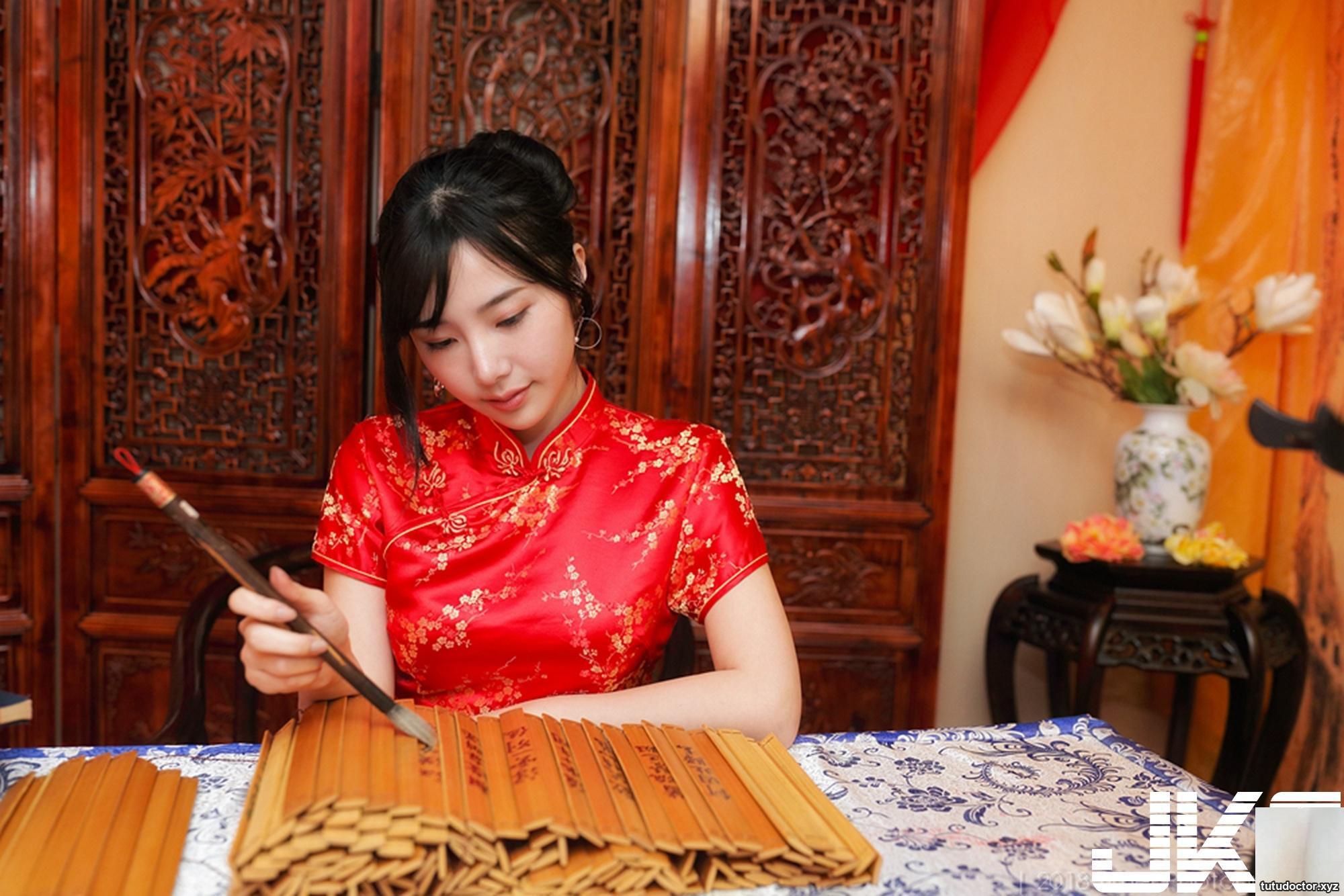 Taiwanese beauty Zora congratulates on the New Year fashion · photo 37 of 72