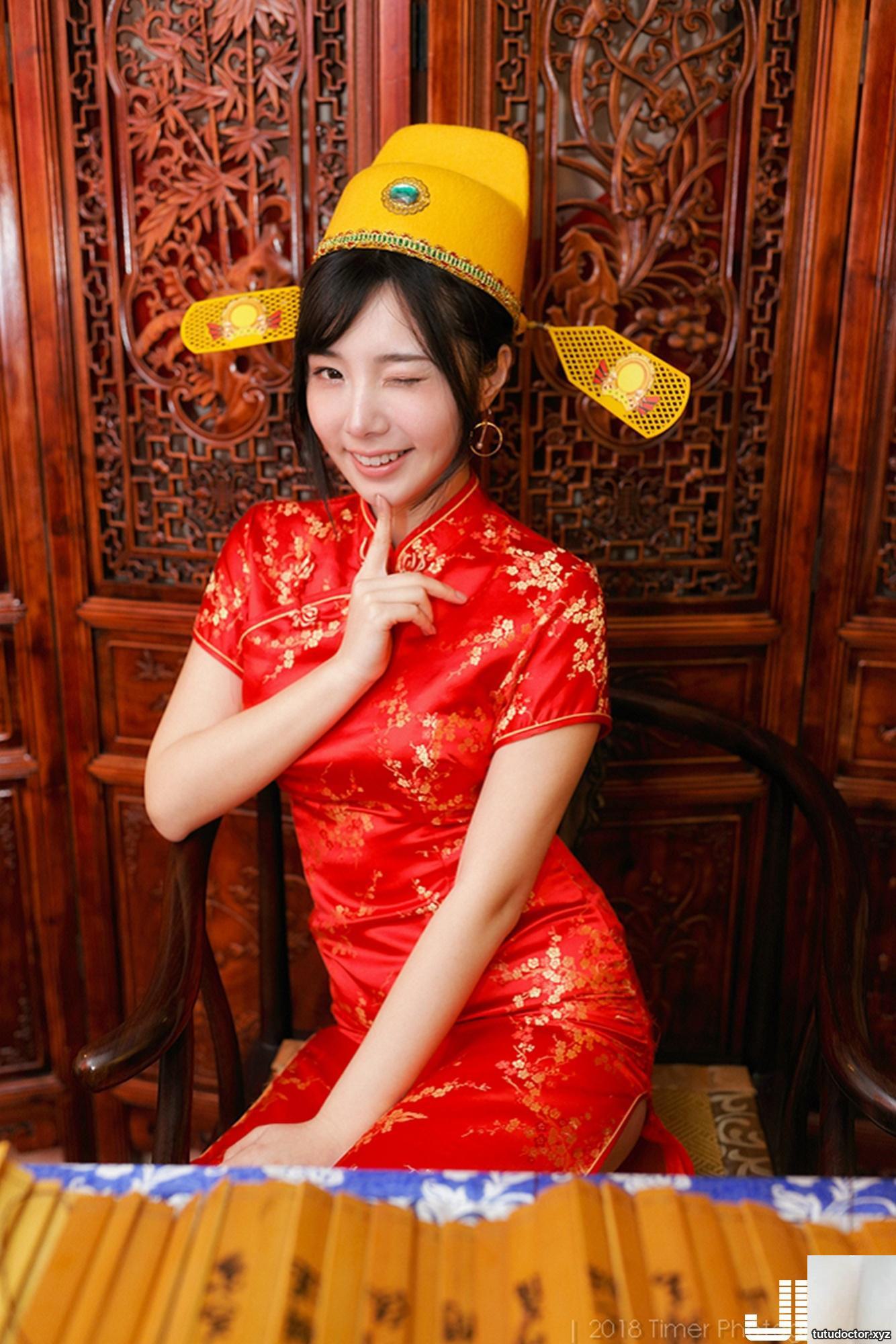Taiwanese beauty Zora congratulates on the New Year fashion · photo 50 of 72