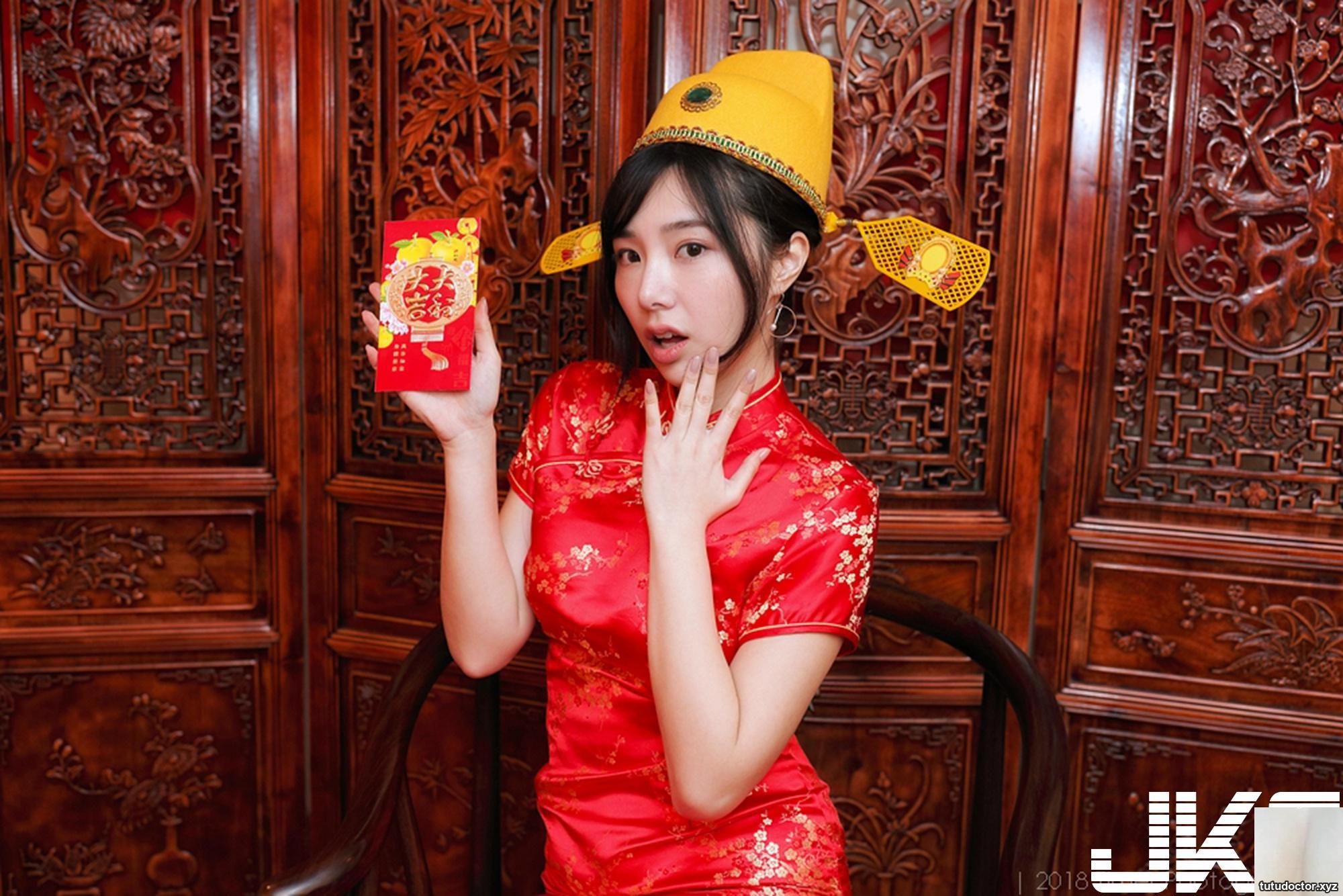Taiwanese beauty Zora congratulates on the New Year fashion · photo 54 of 72