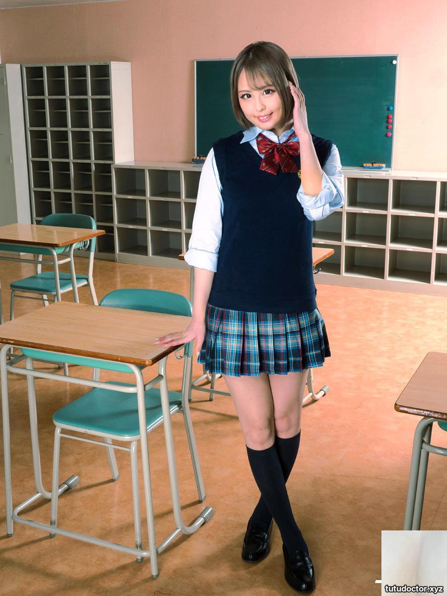 Attends Sex Academy · photo 5 of 20