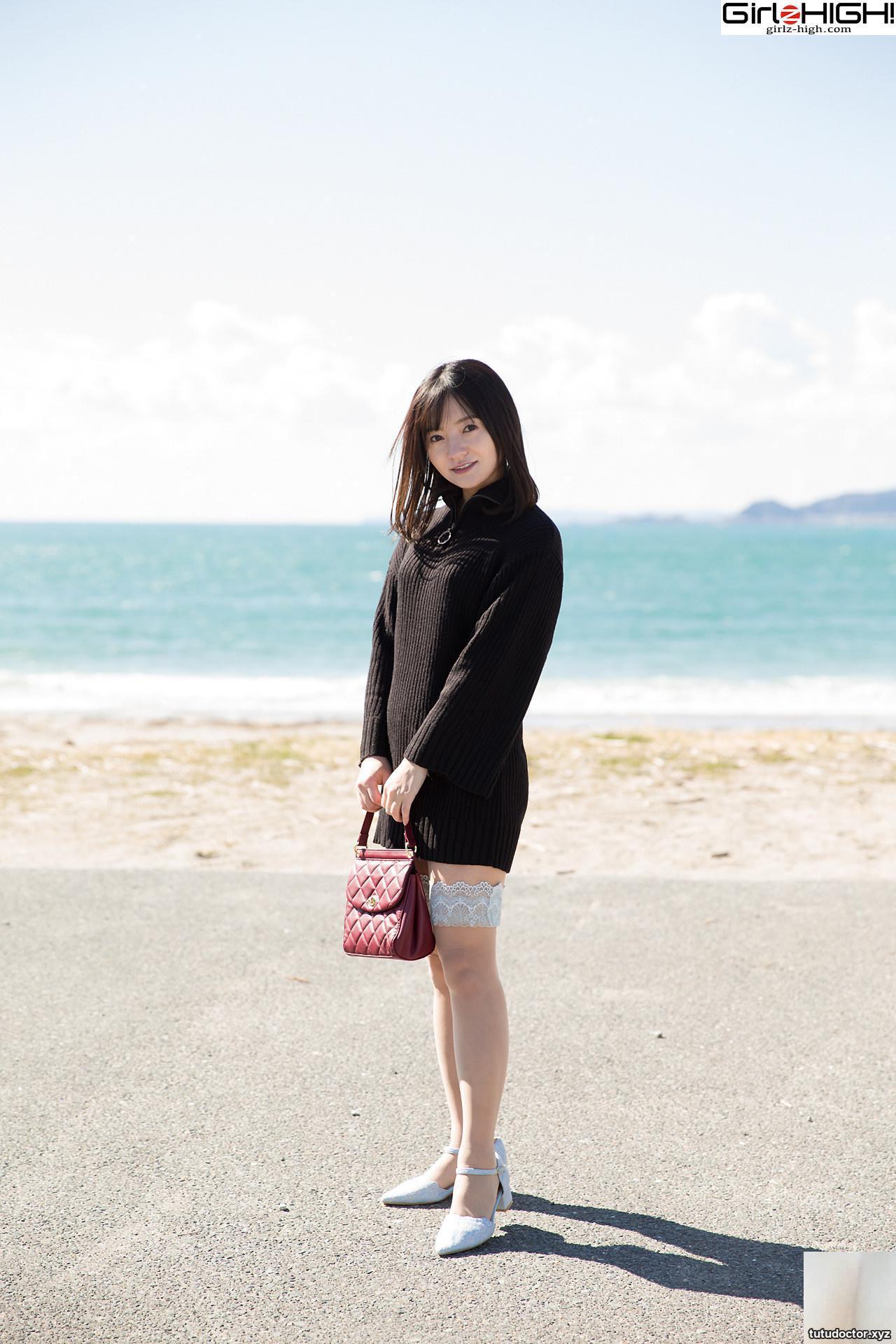 Her appearance, temperament and figure are top notch · photo 6 of 40