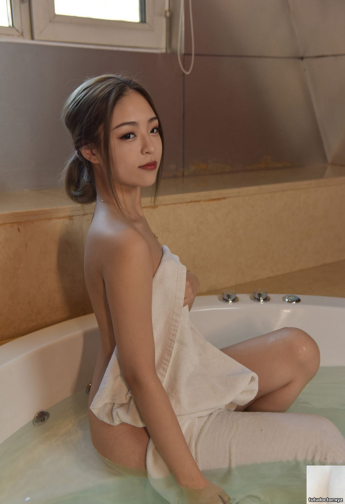 Beautiful model-Ninety-nine beautiful models without mosaic · photo 74 of 99