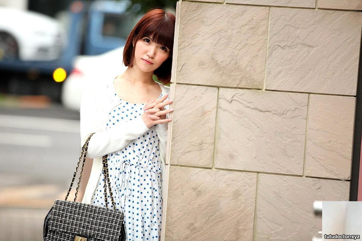Beautiful girl who lives without family · photo 19 of 49