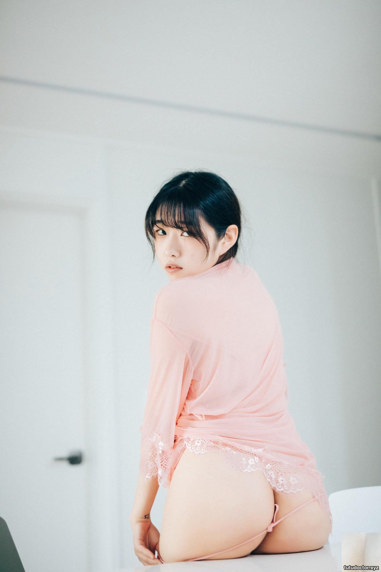 Korean girl shows off her white, tender and beautiful breasts so · photo 48 of 67