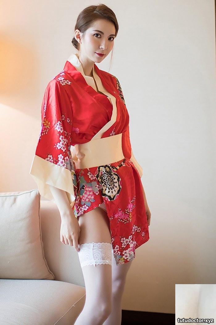 Japanese style beauty Carry has plump breasts and charming white lace (52P)