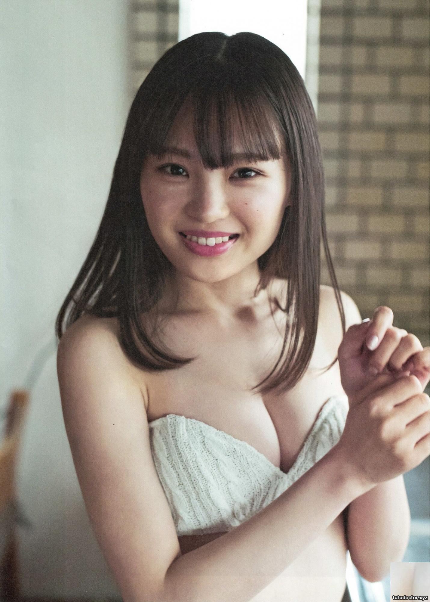 Fresh idol photos are released and broadcast with eye-catching · photo 11 of 11