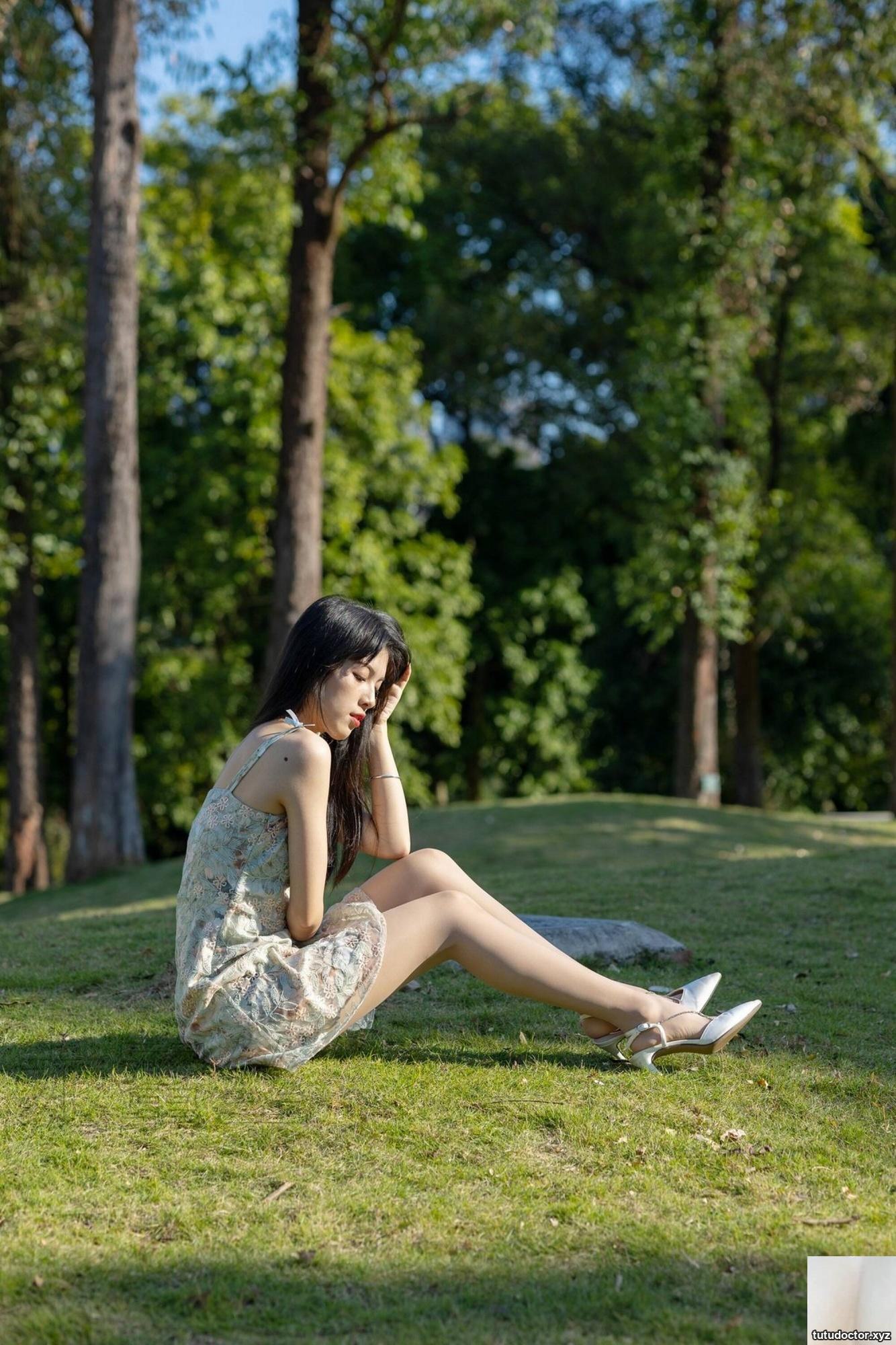 Vol.087 Leg model Yi Ming outdoor outing beautiful legs photo · photo 16 of 99
