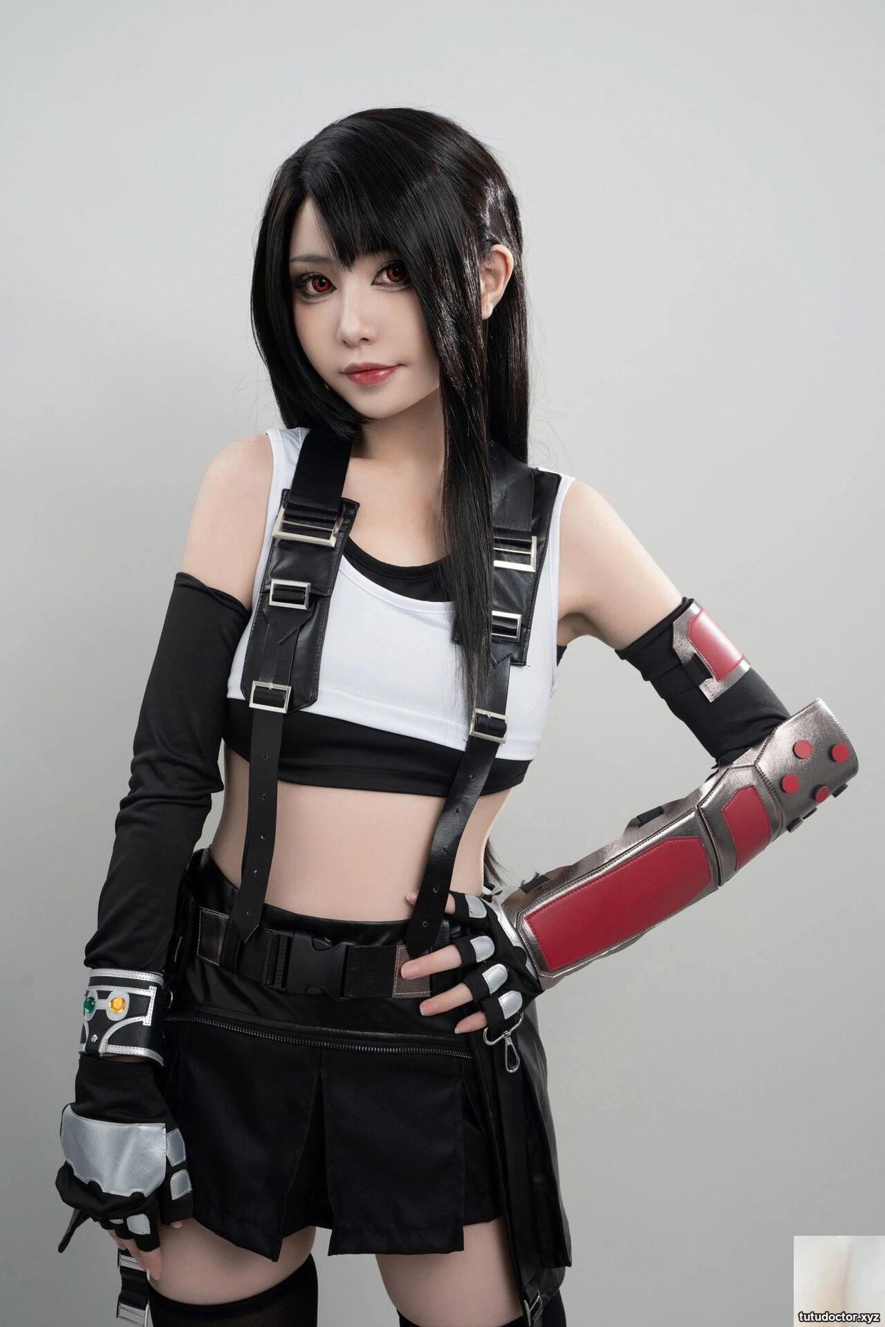 Explosive Girl Meow Kat – Final Fantasy 7 Tifa · photo 2 of 52