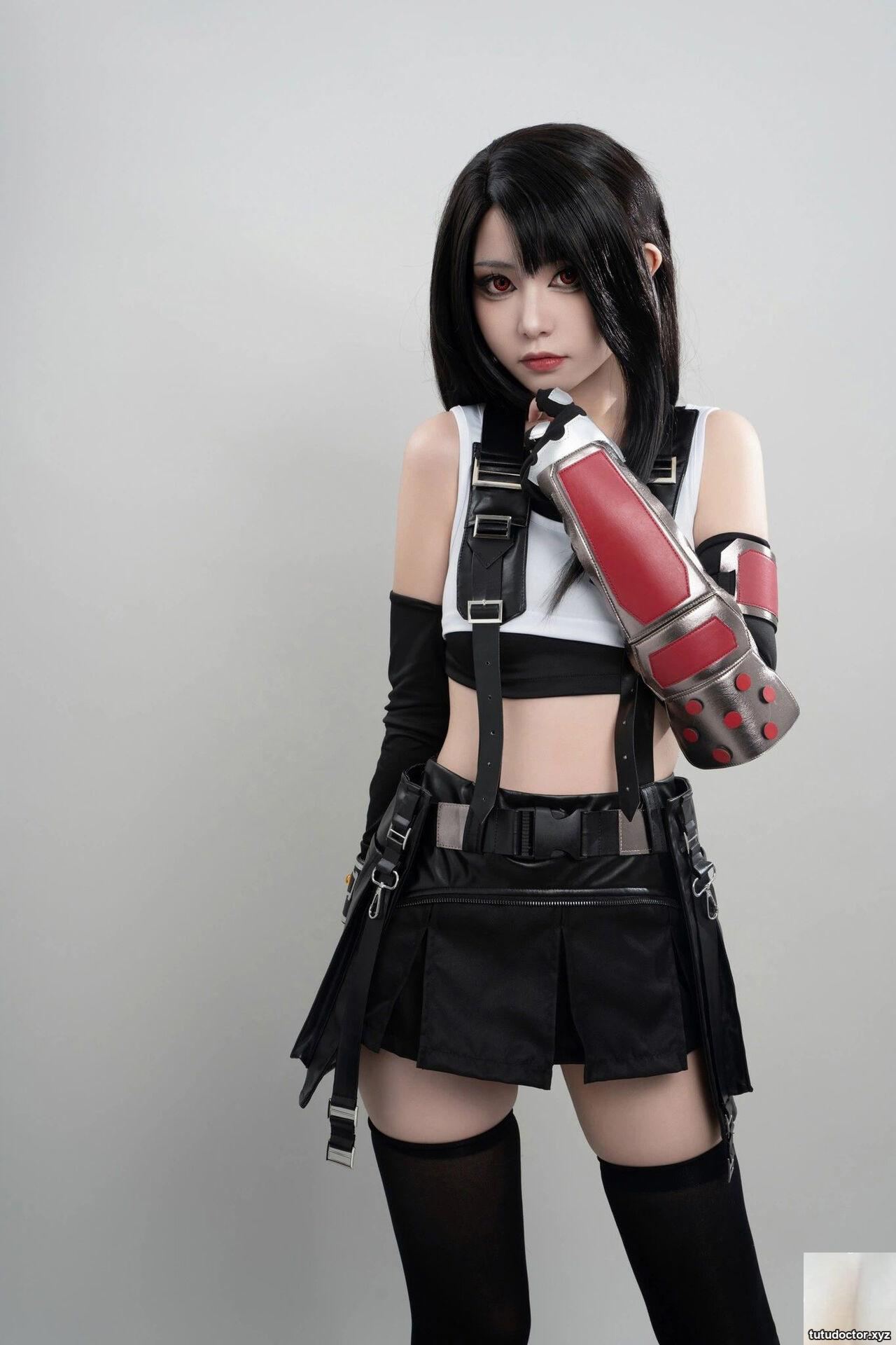 Explosive Girl Meow Kat – Final Fantasy 7 Tifa · photo 3 of 52