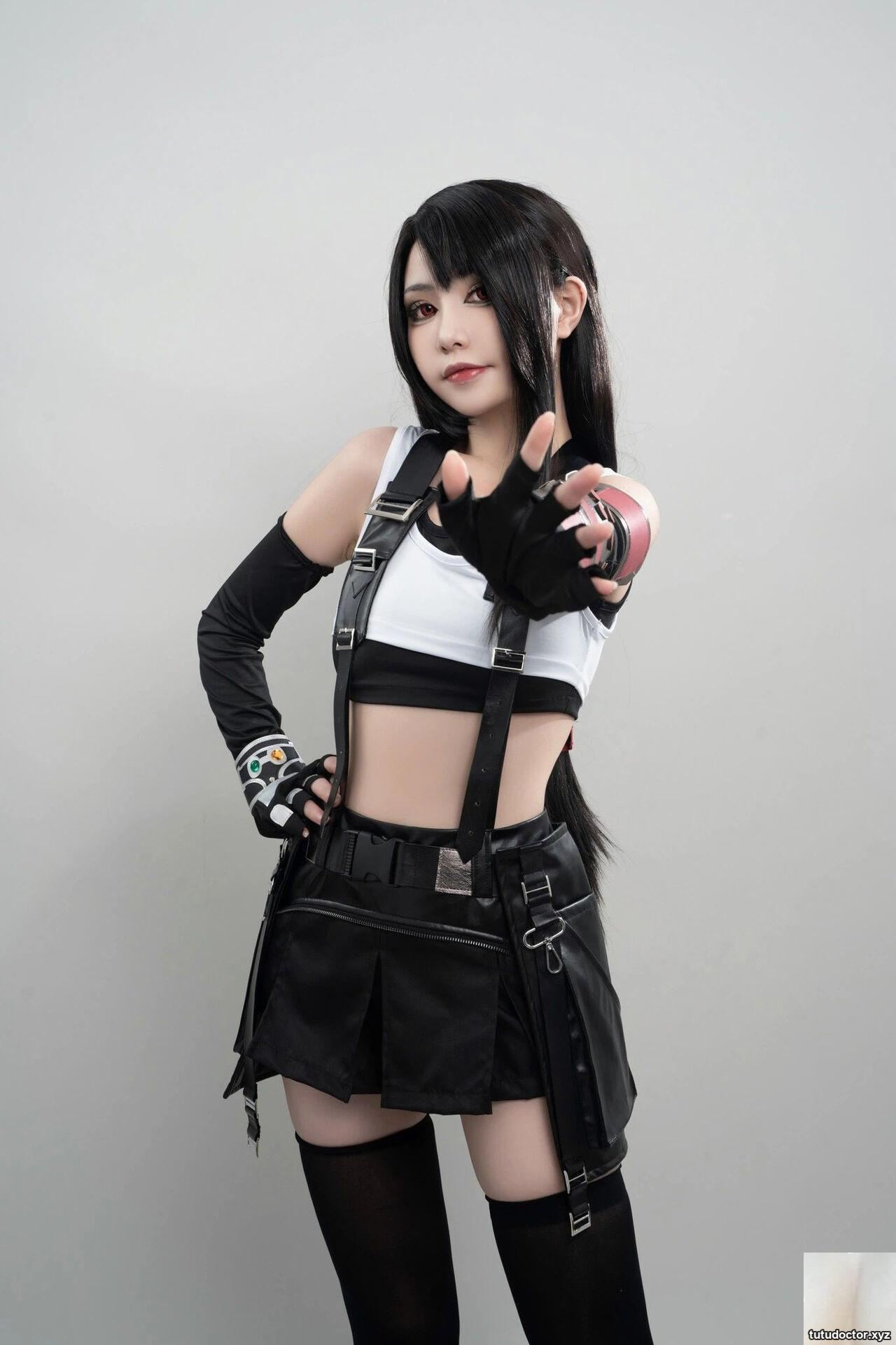 Explosive Girl Meow Kat – Final Fantasy 7 Tifa · photo 50 of 52