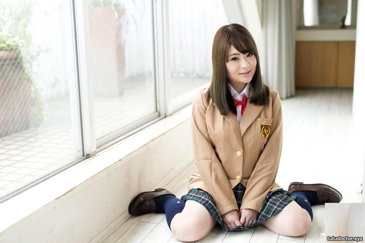 A horny student girl wants to be loved too · photo 12 of 40