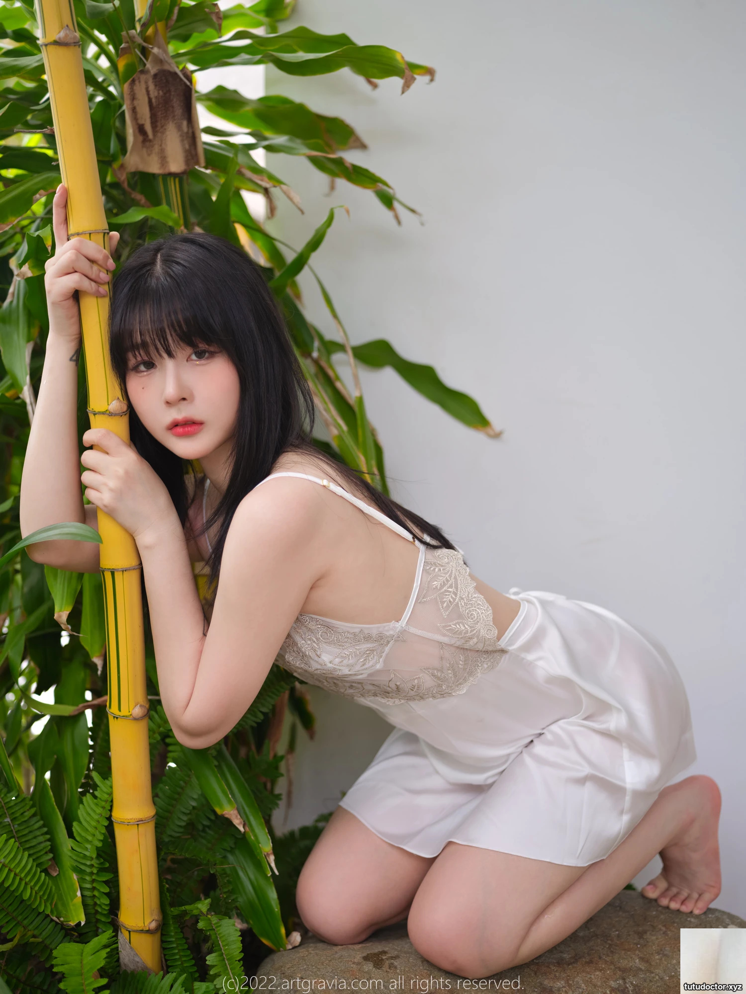 Koreas top hottie hides round, dripping breasts… · photo 5 of 41