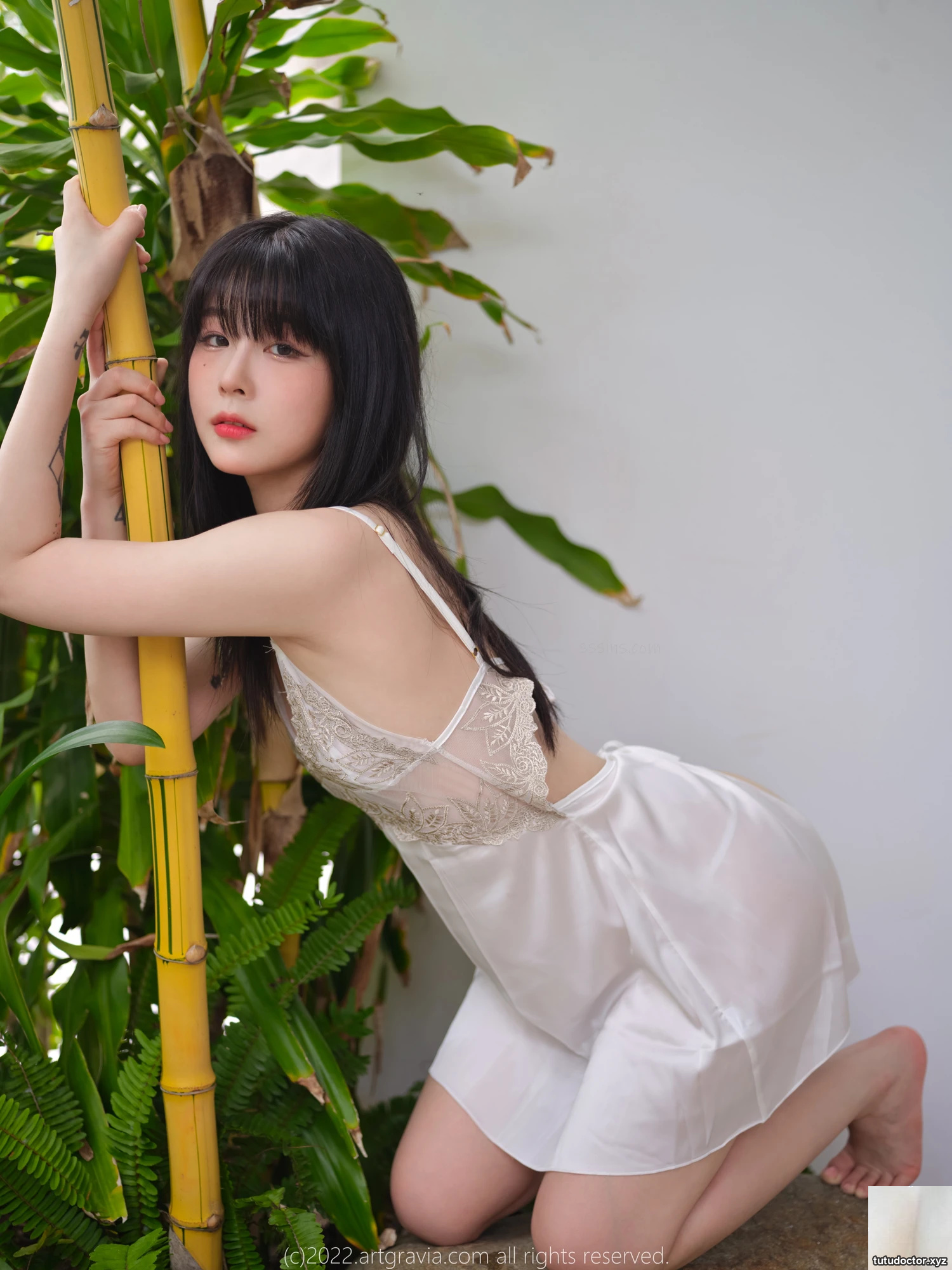 Koreas top hottie hides round, dripping breasts… · photo 6 of 41