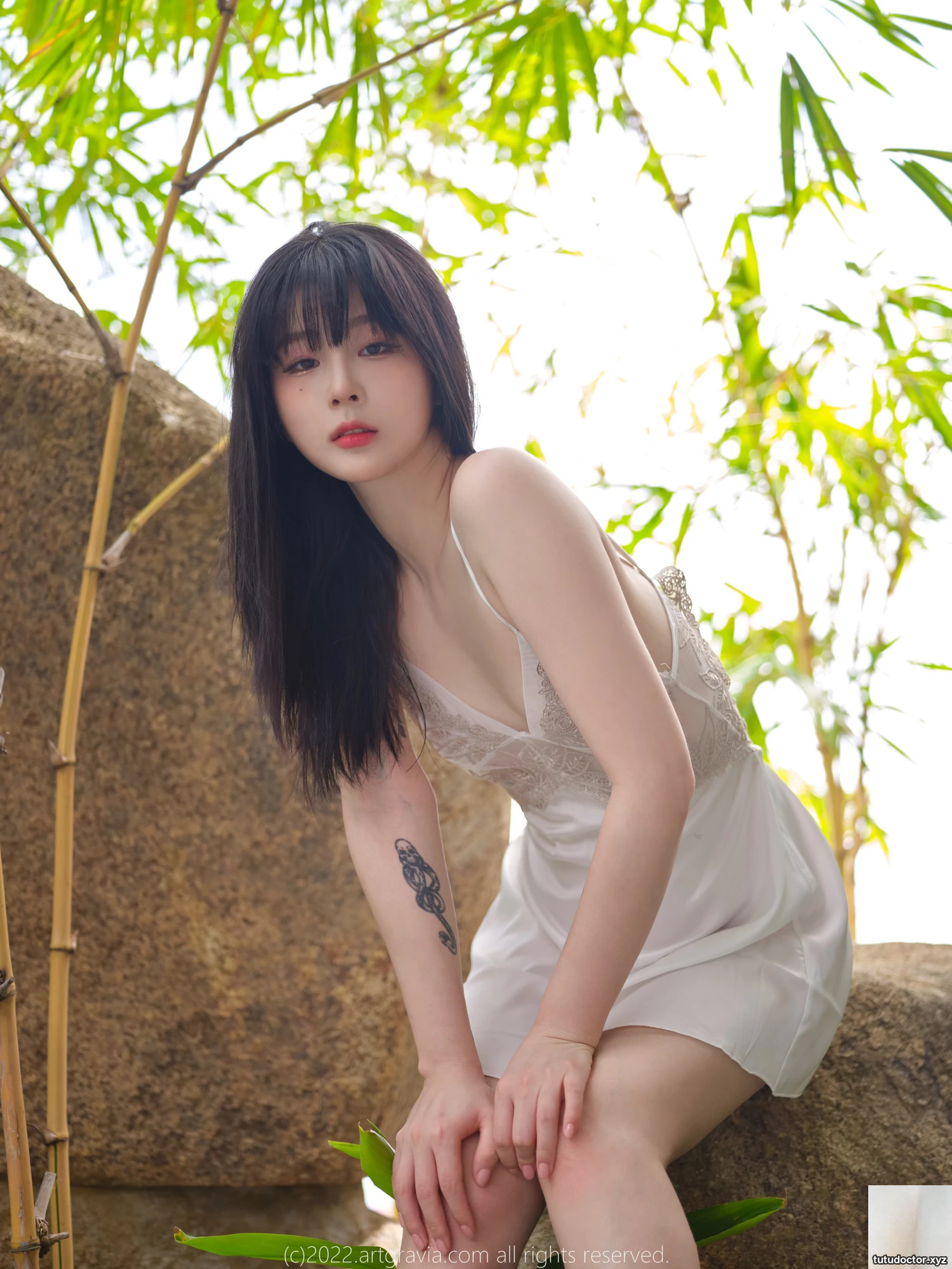 Koreas top hottie hides round, dripping breasts… · photo 13 of 41