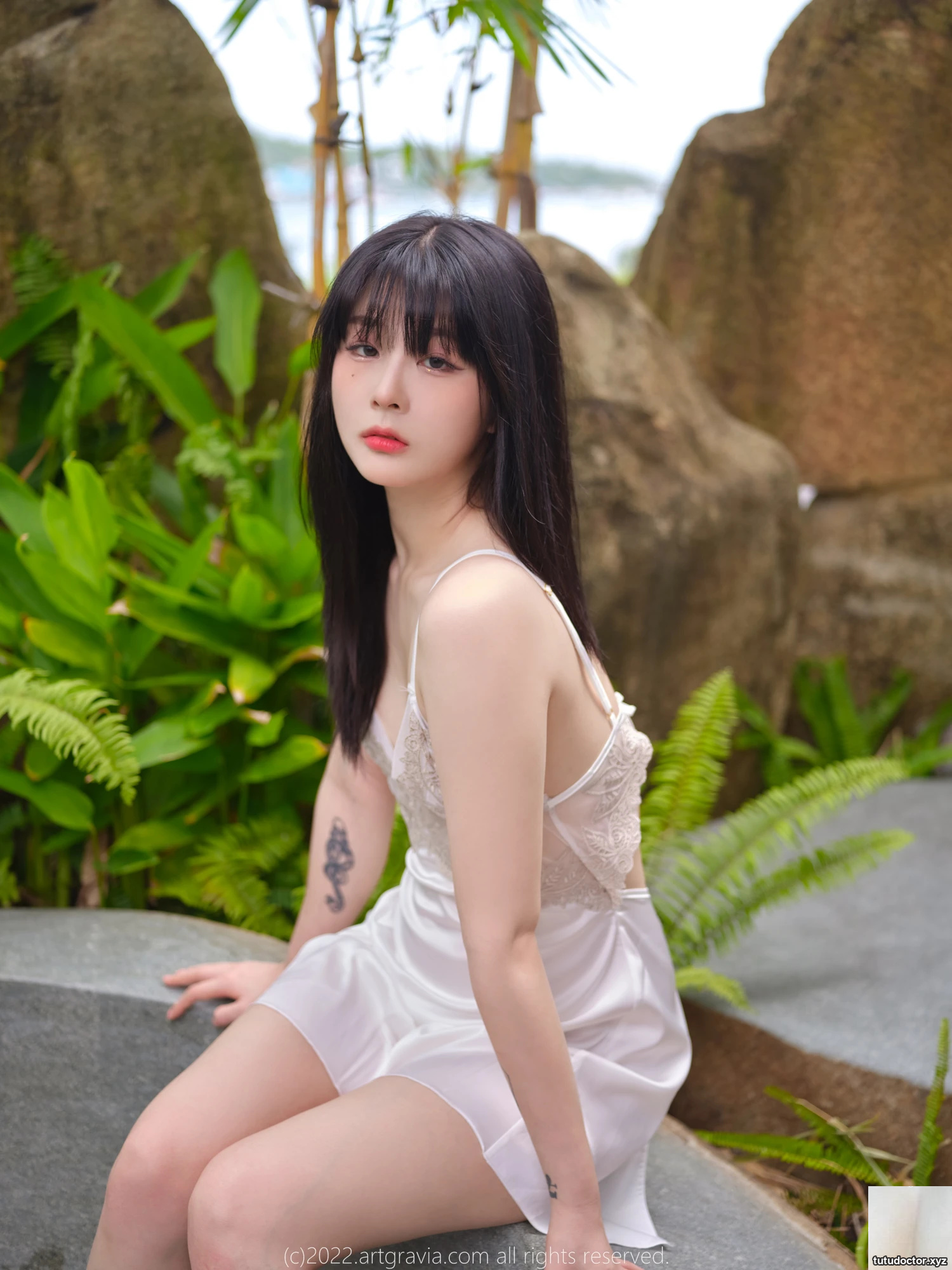 Koreas top hottie hides round, dripping breasts… · photo 17 of 41