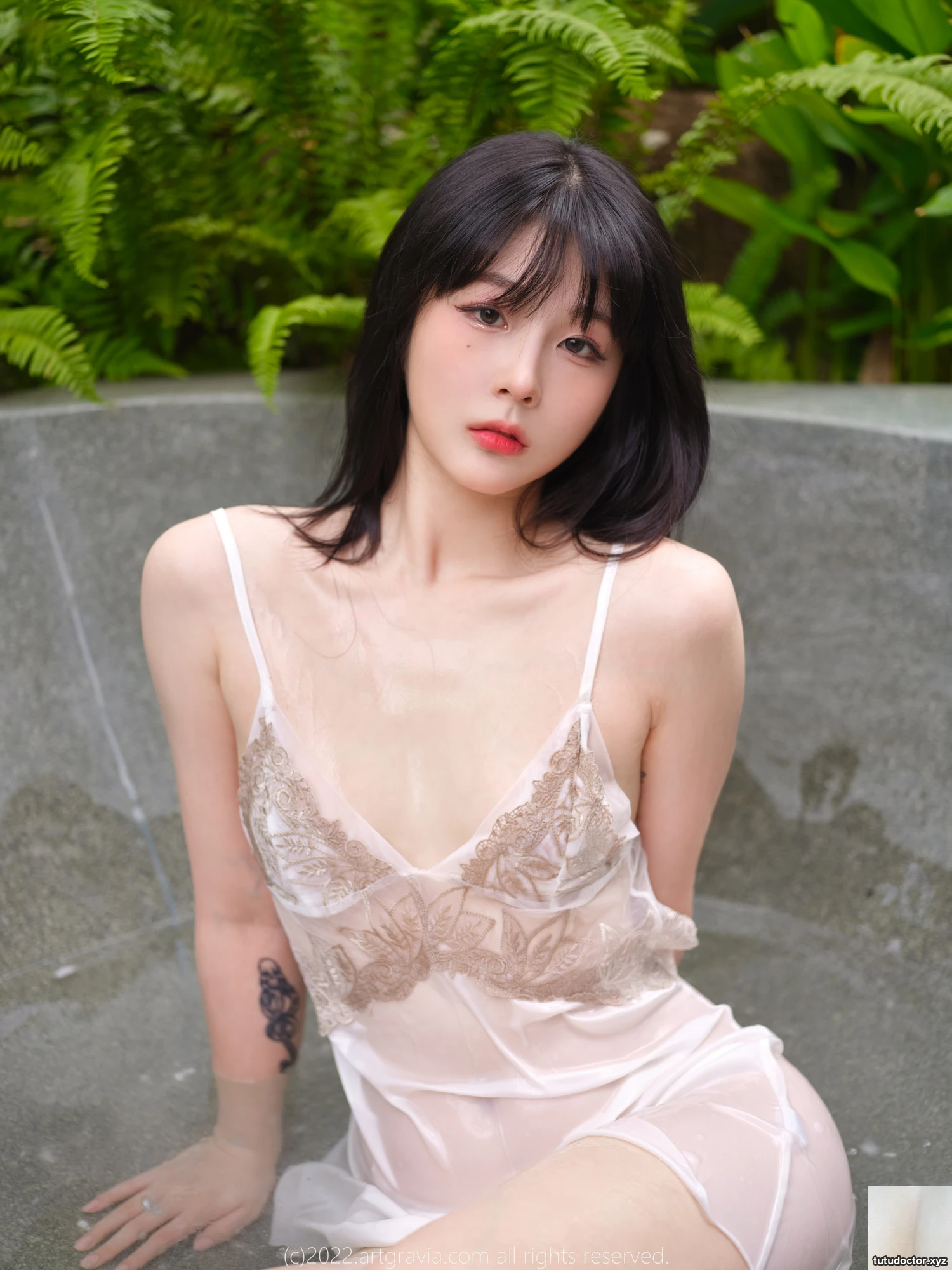 Koreas top hottie hides round, dripping breasts… · photo 19 of 41