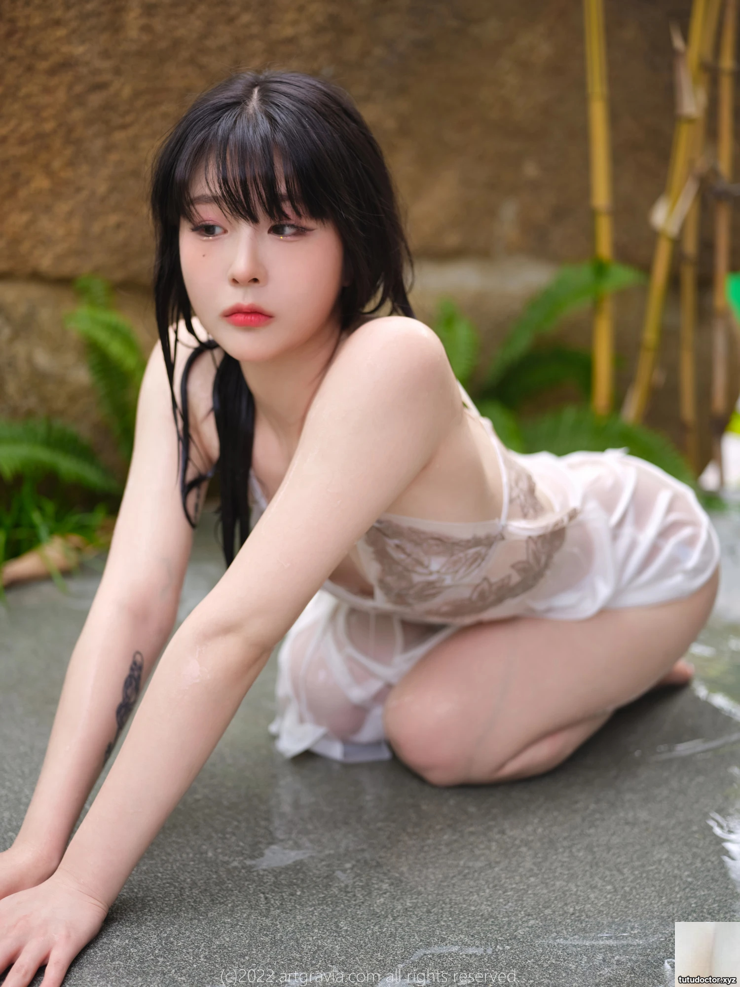 Koreas top hottie hides round, dripping breasts… · photo 40 of 41