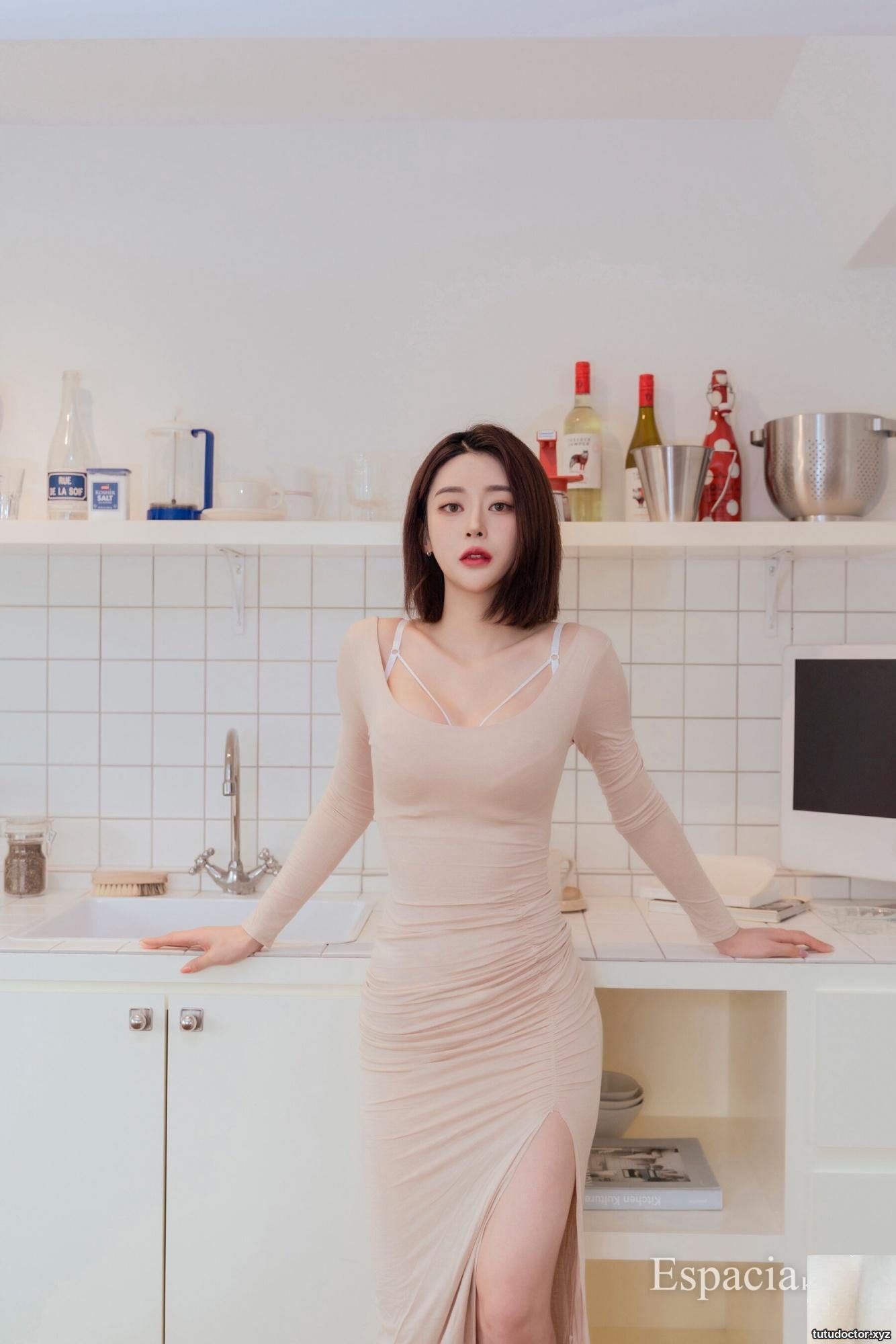 Korean beauty Rahee · photo 4 of 52