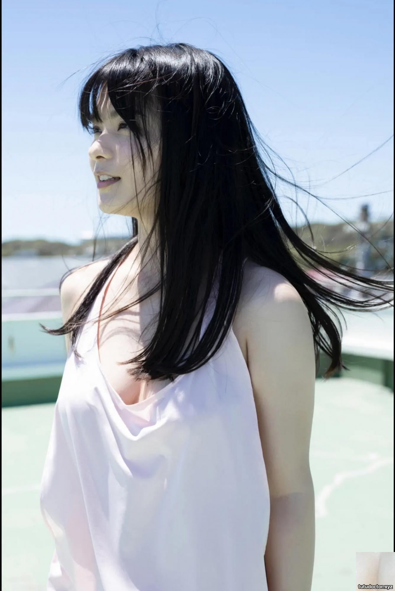 Mizuki Hoshina – Skip the yukata… · photo 17 of 33
