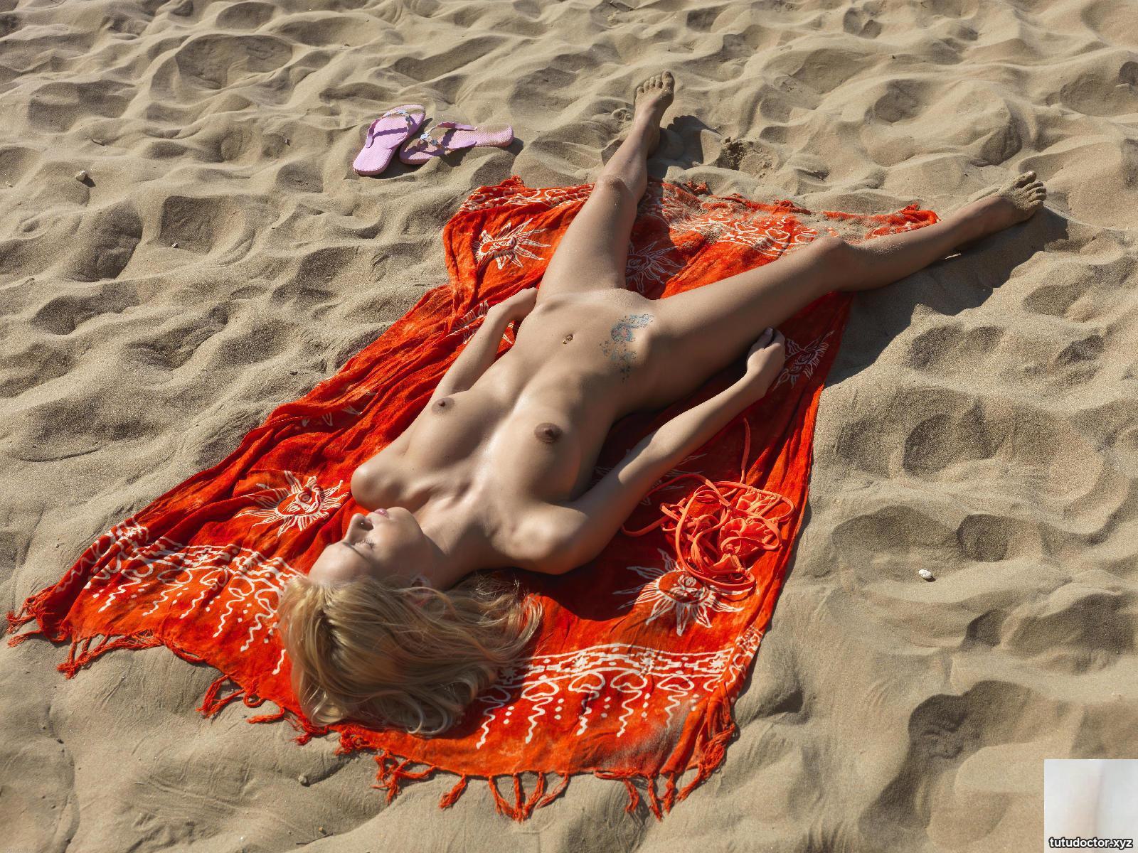 Erica F – Nude Beach 2 · photo 60 of 78