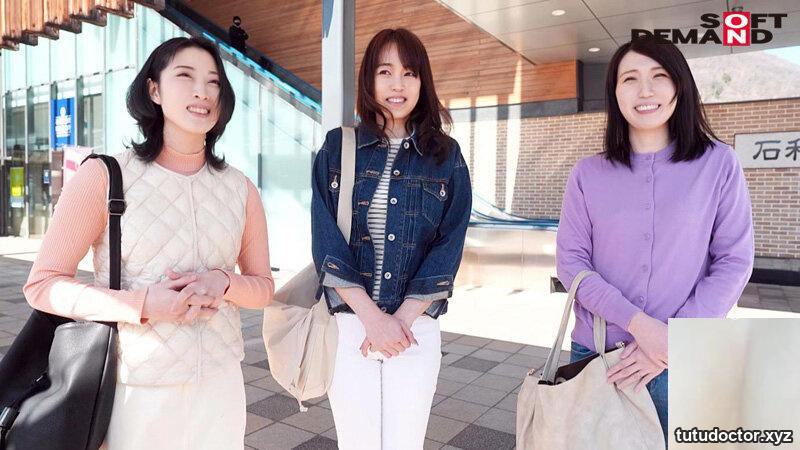 A one-time reunion of ladies who made their debut from the real · photo 3 of 17