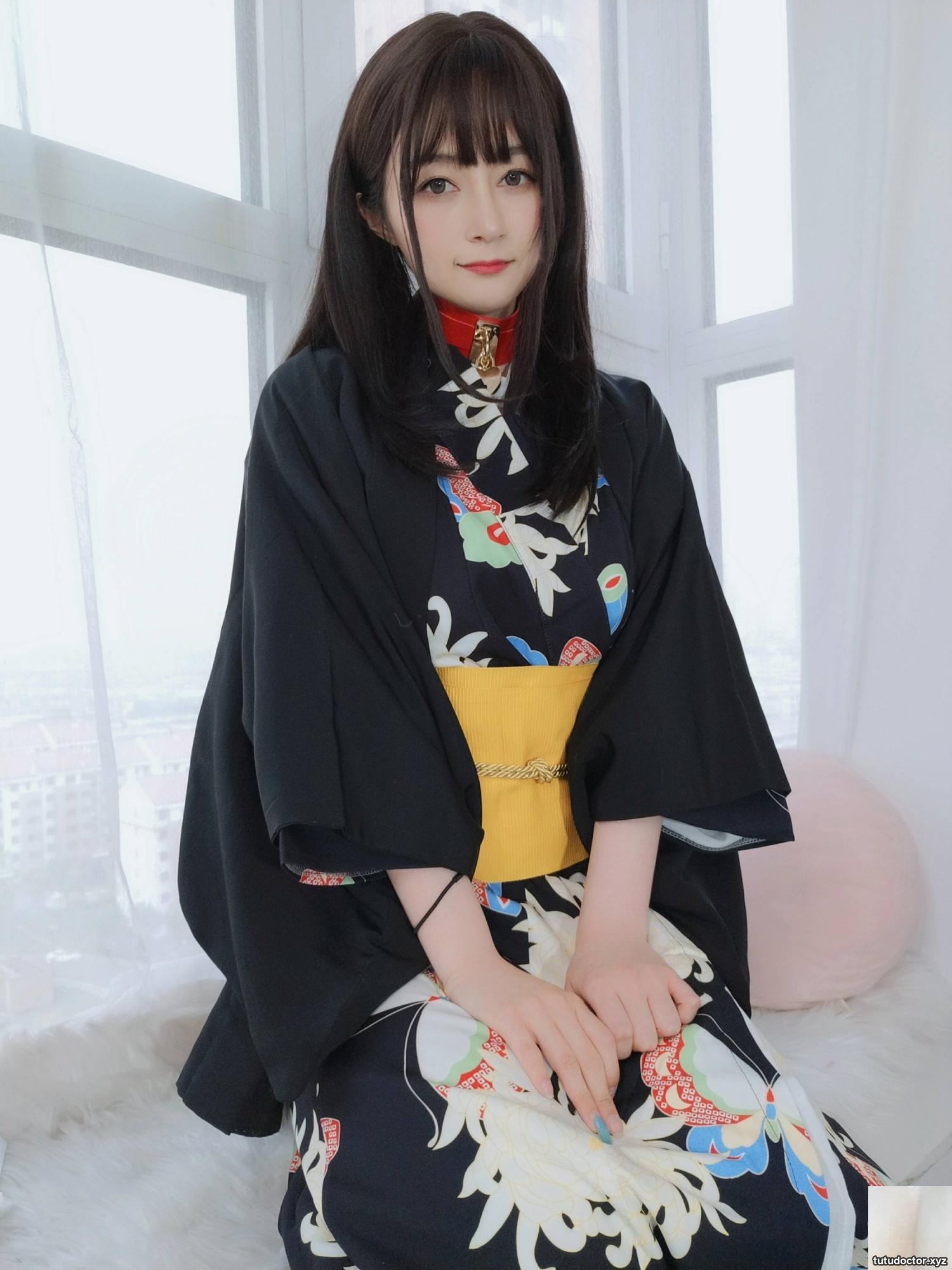 Welfare Girl Shiroganes The Secret Under the Kimono VIP · photo 55 of 64